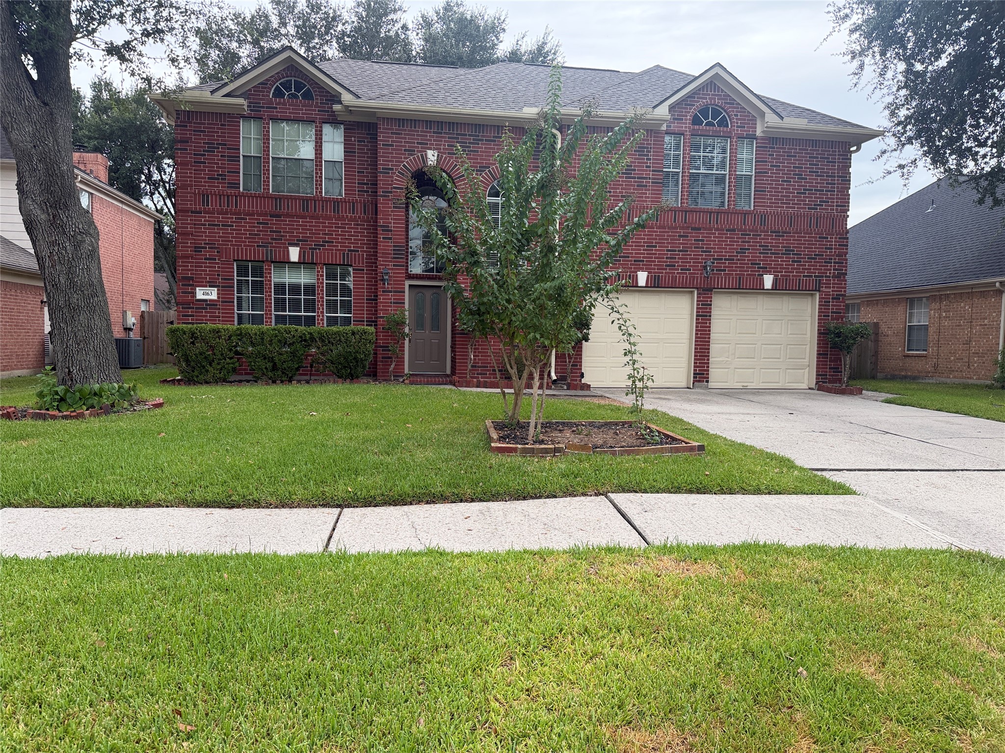 4163 Surreydon Drive Property Photo 3