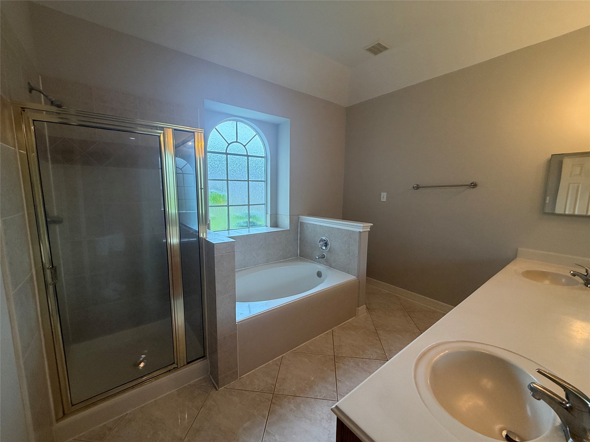 4163 Surreydon Drive Property Photo 23
