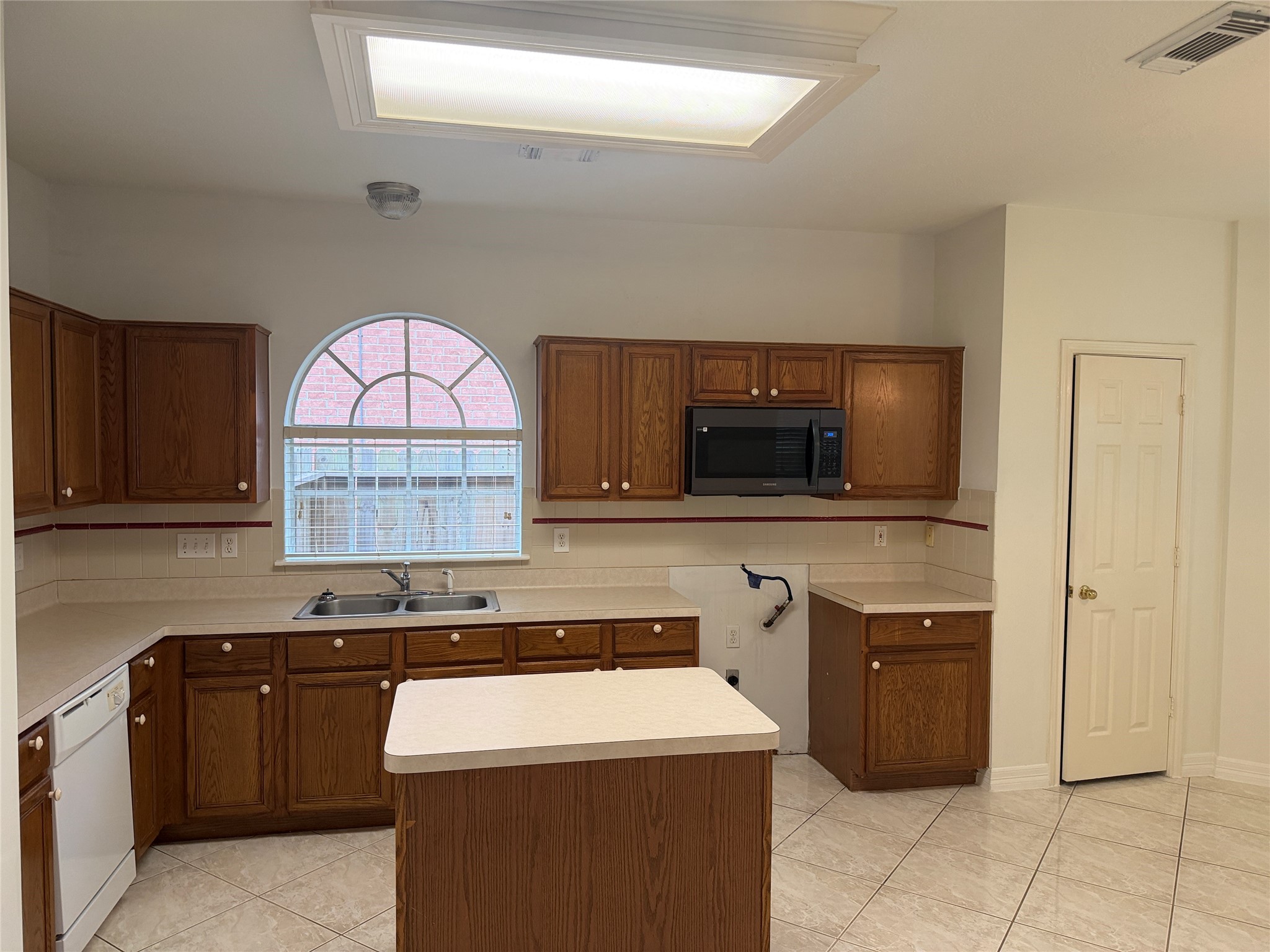 4163 Surreydon Drive Property Photo 34