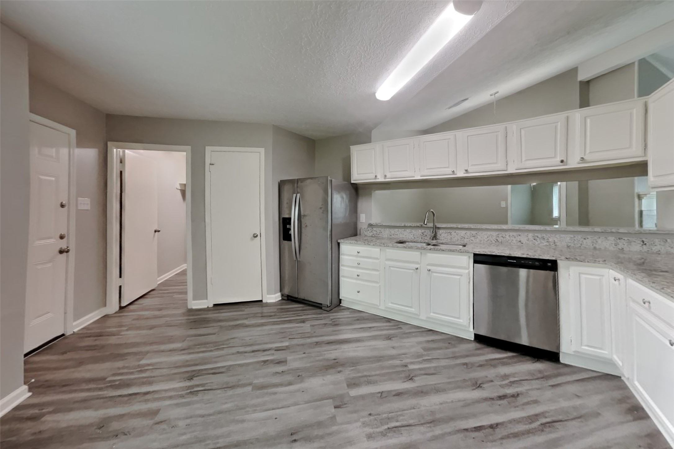 13102 Kingsmill Drive Property Photo 6