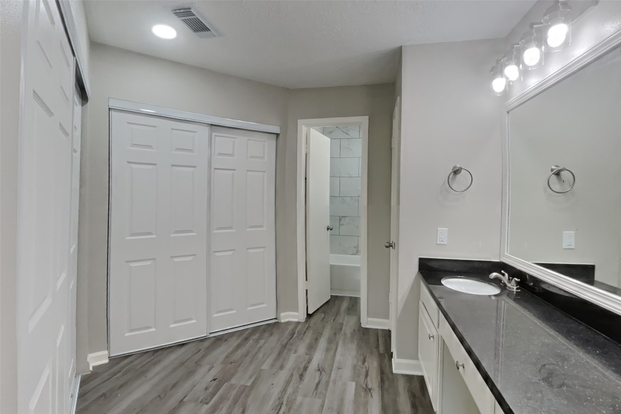 13102 Kingsmill Drive Property Photo 9