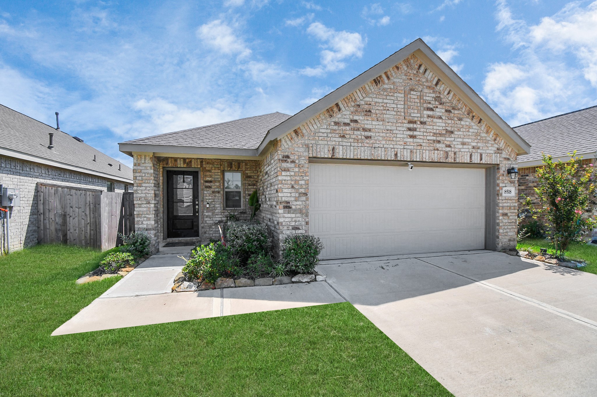 18518 Hilltop Climb Drive Property Photo 3