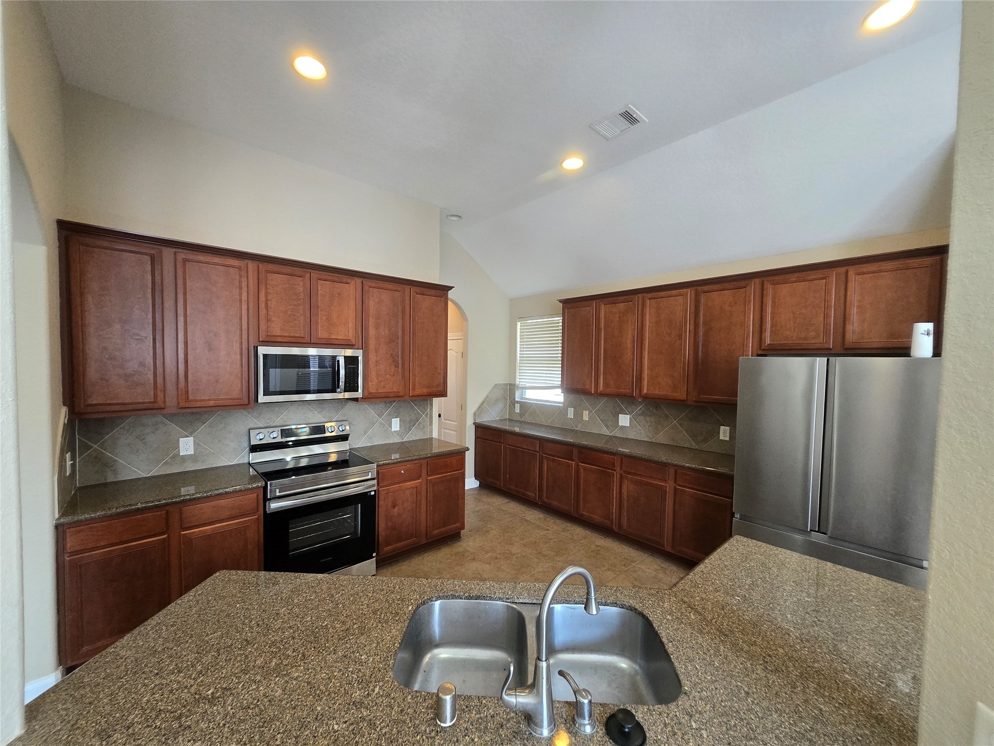6611 Rosemary Knoll Lane Property Photo 2