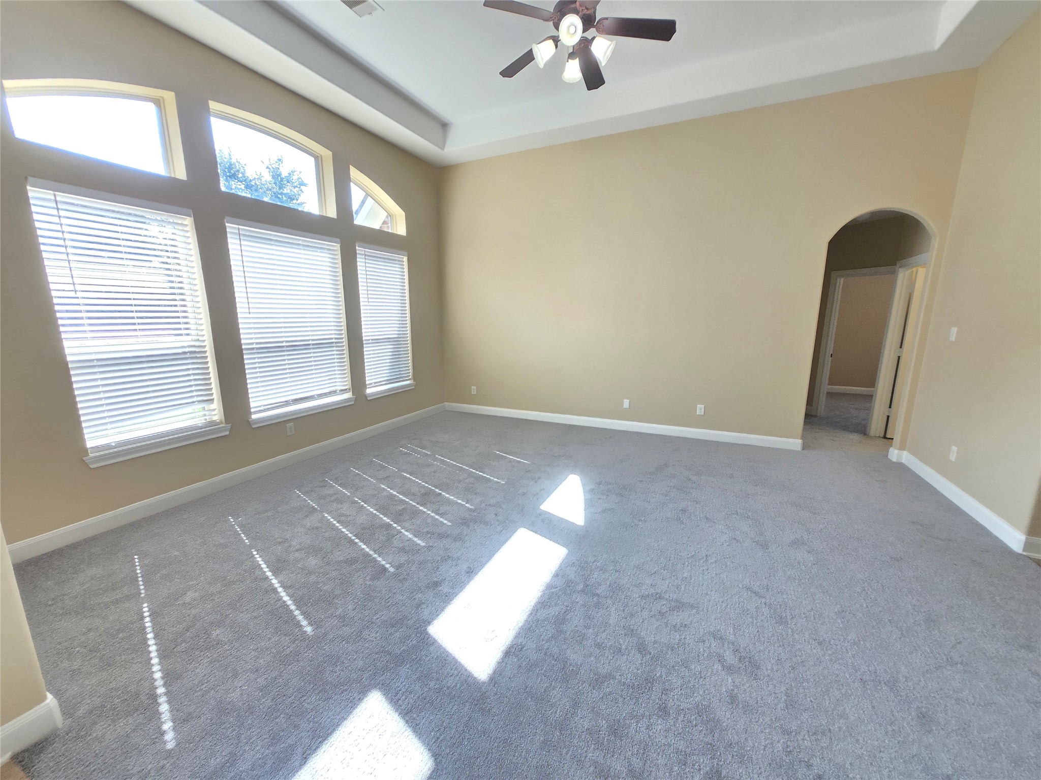 6611 Rosemary Knoll Lane Property Photo 3
