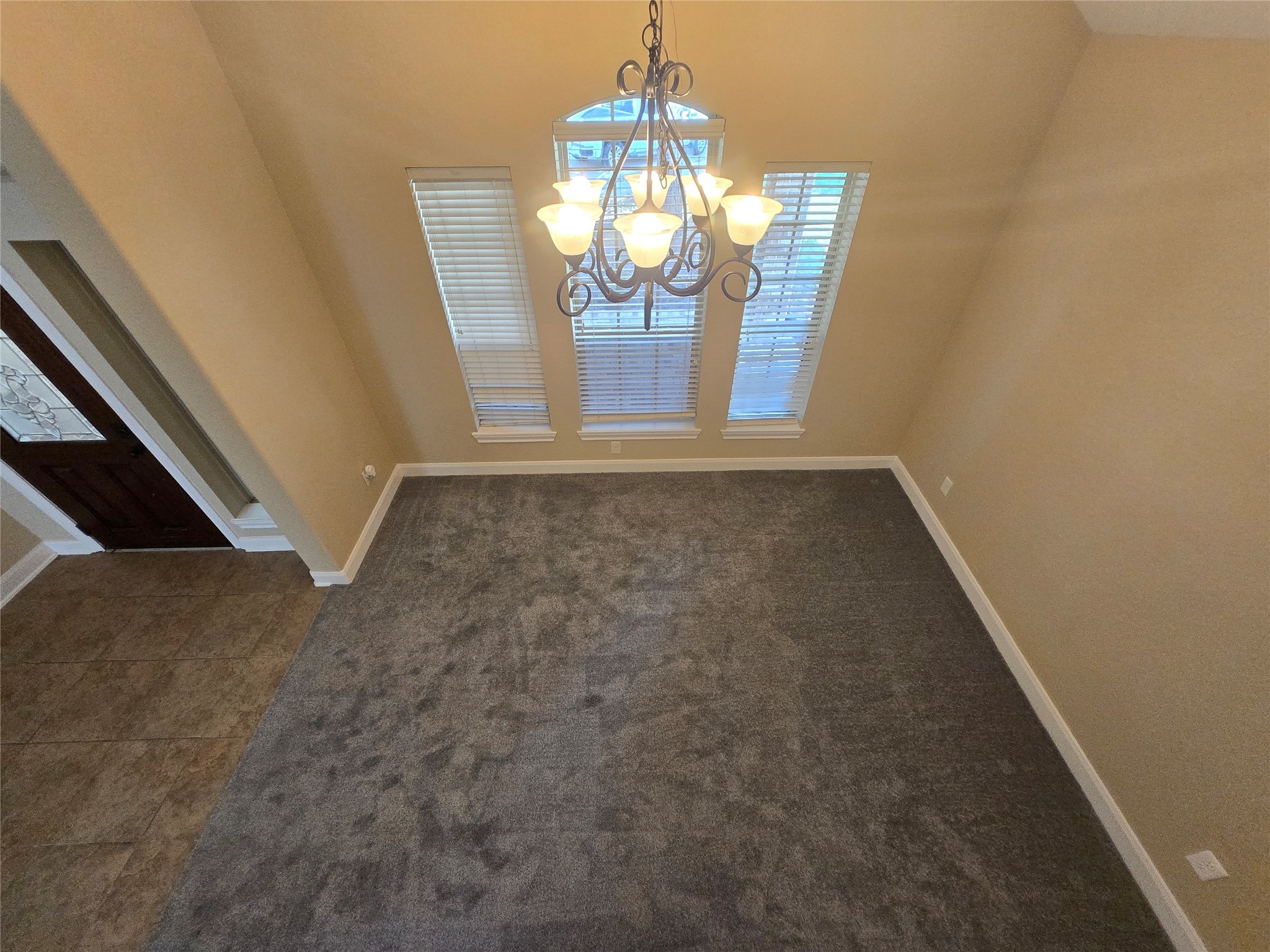 6611 Rosemary Knoll Lane Property Photo 12