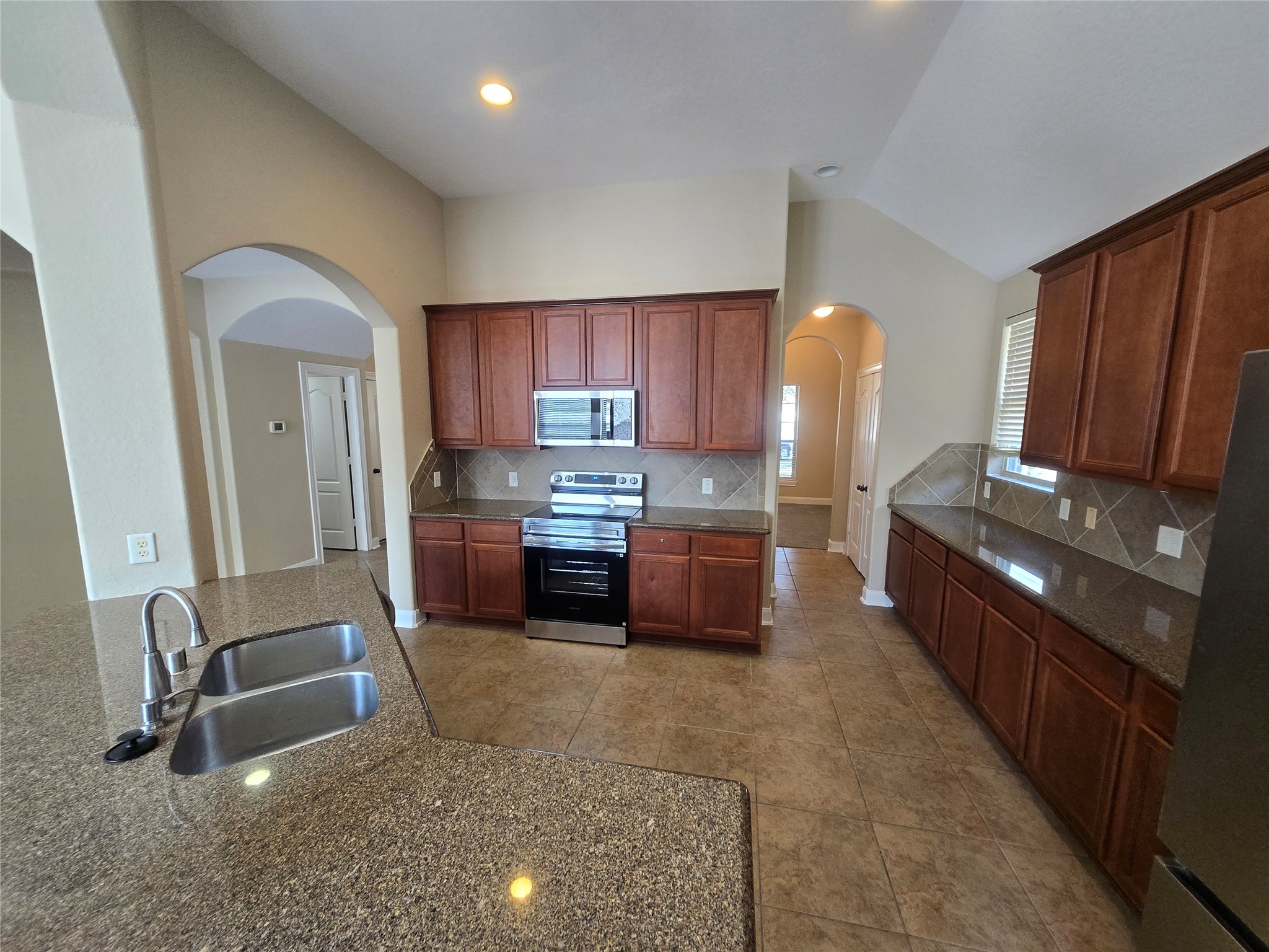 6611 Rosemary Knoll Lane Property Photo 13