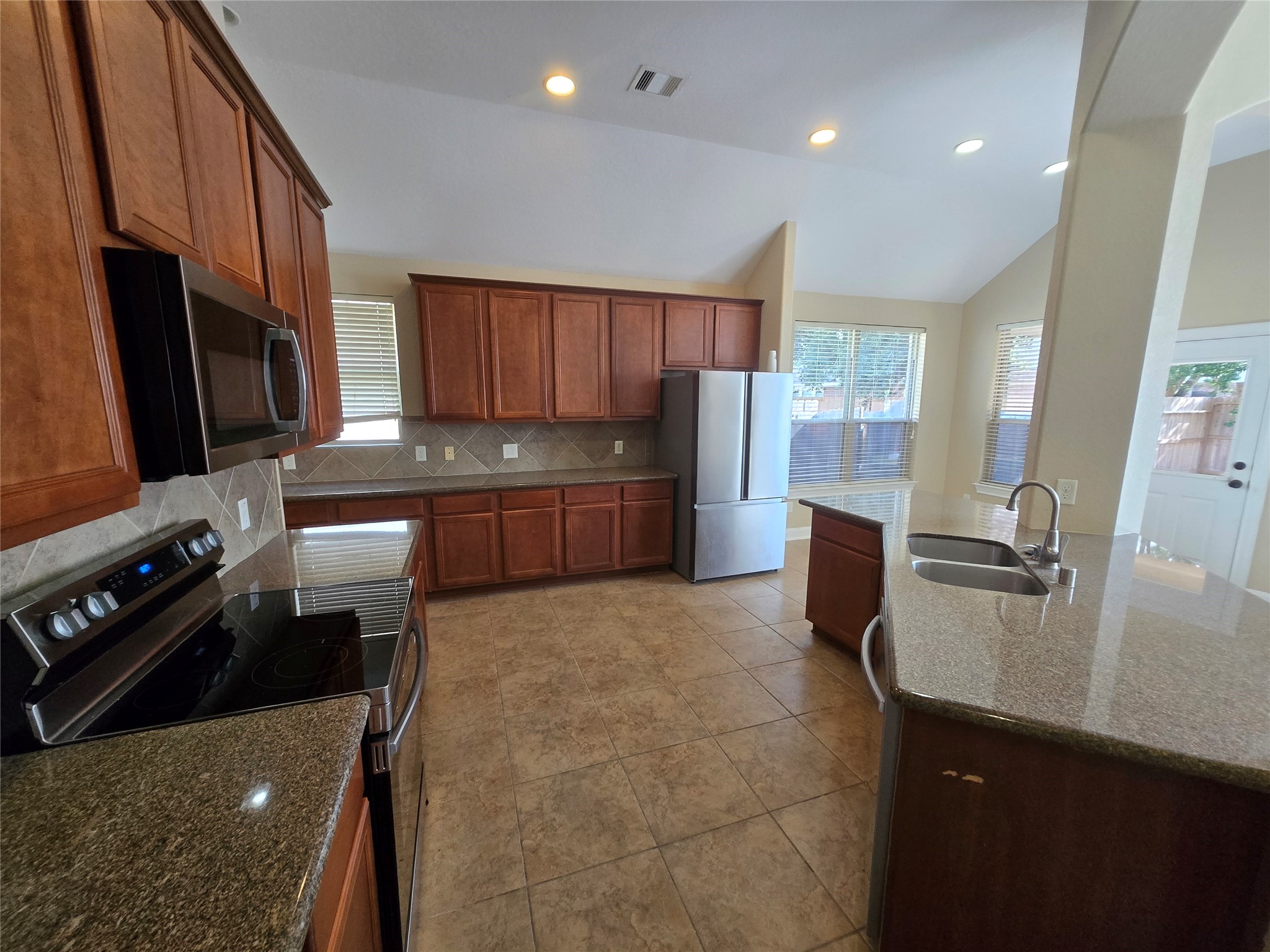 6611 Rosemary Knoll Lane Property Photo 14