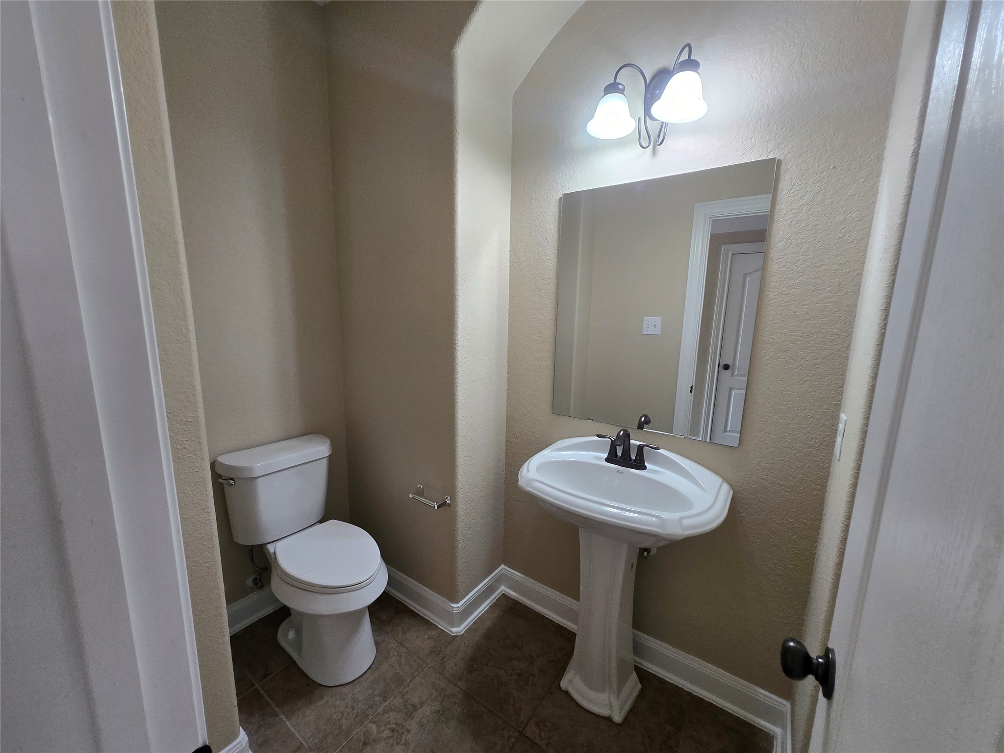 6611 Rosemary Knoll Lane Property Photo 17