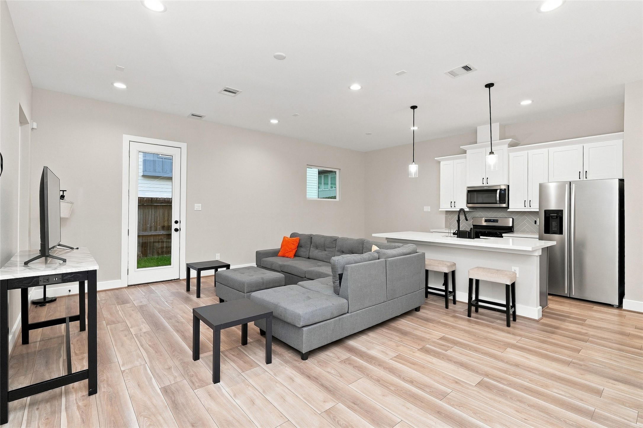 8324 Curry Road Property Photo 3