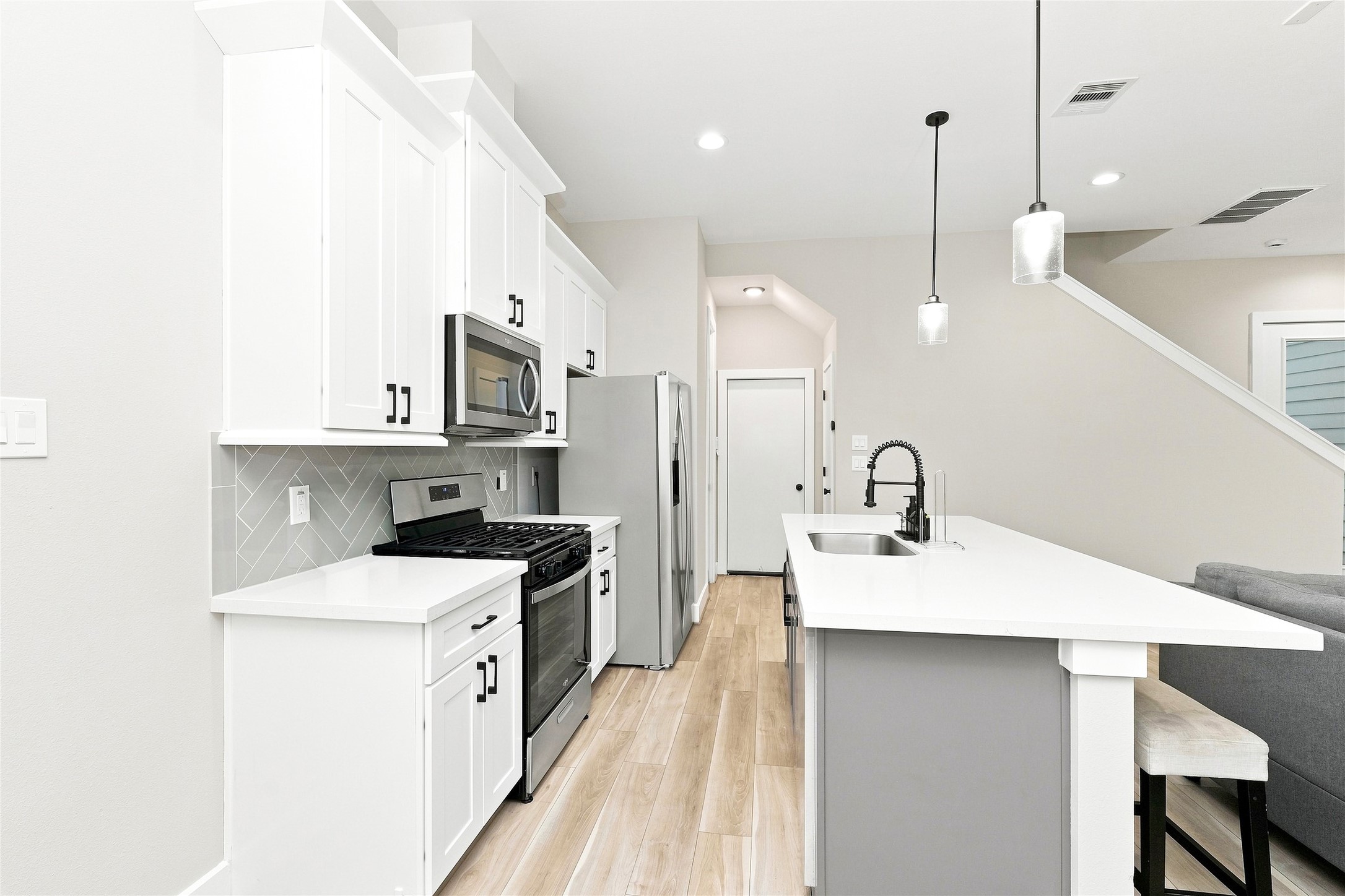 8324 Curry Road Property Photo 6
