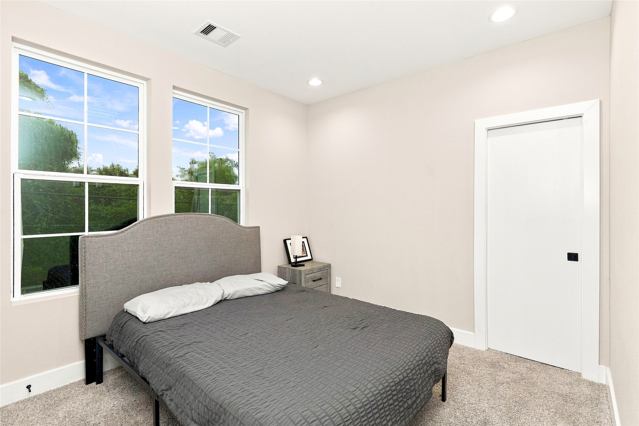8324 Curry Road Property Photo 9