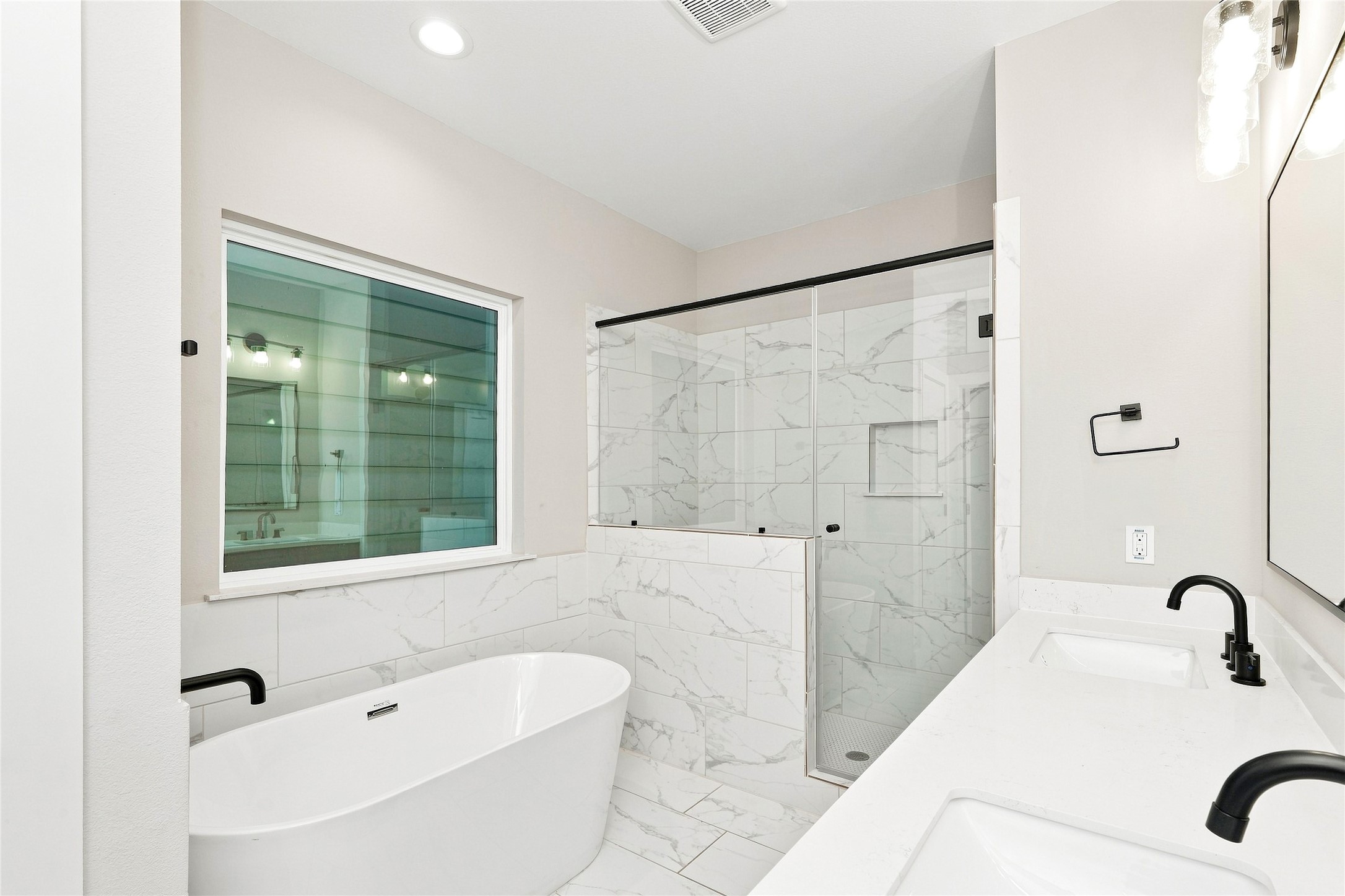8324 Curry Road Property Photo 13