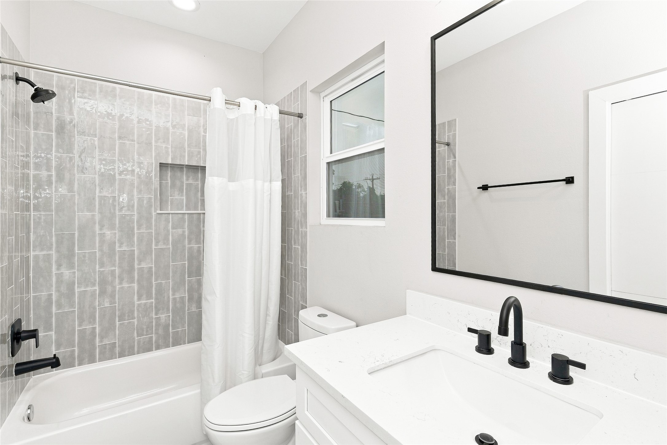 8324 Curry Road Property Photo 14