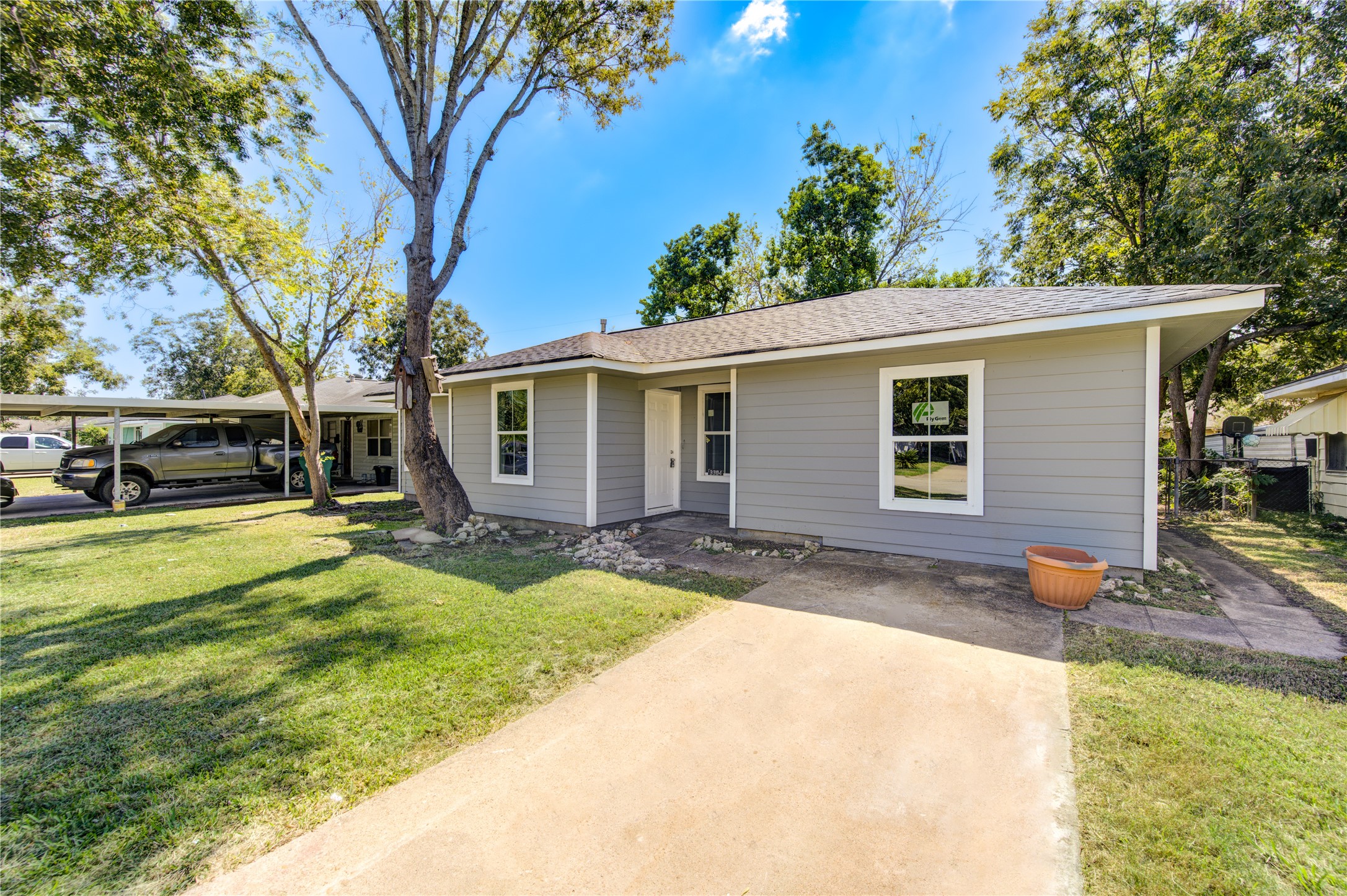 3304 Washington Street Property Photo