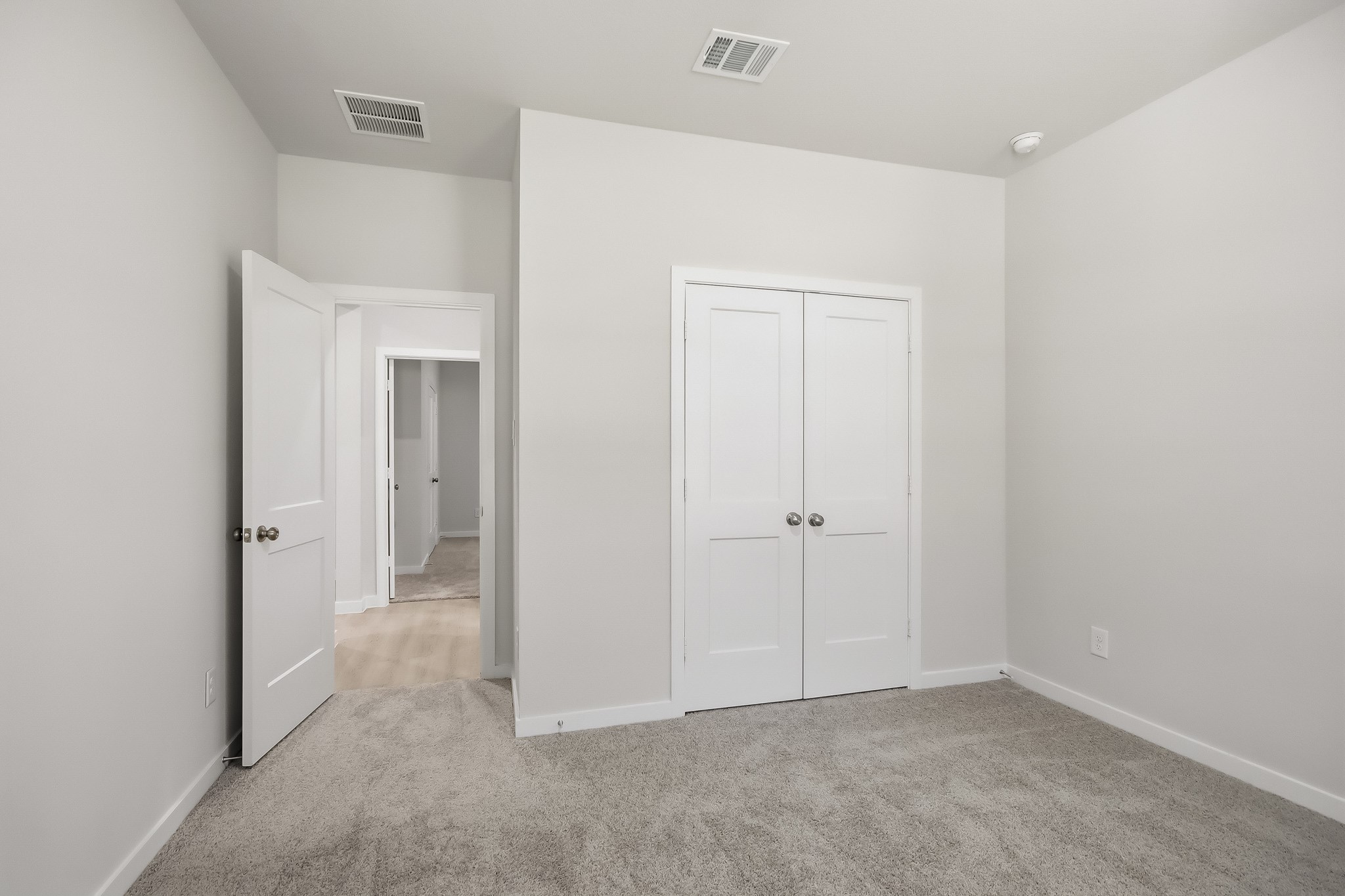 1355 Coastal Drive Property Photo 16