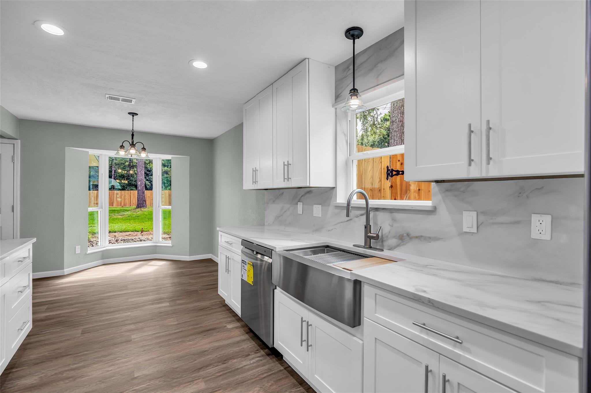 24614 Moorgate Lane Property Photo 11