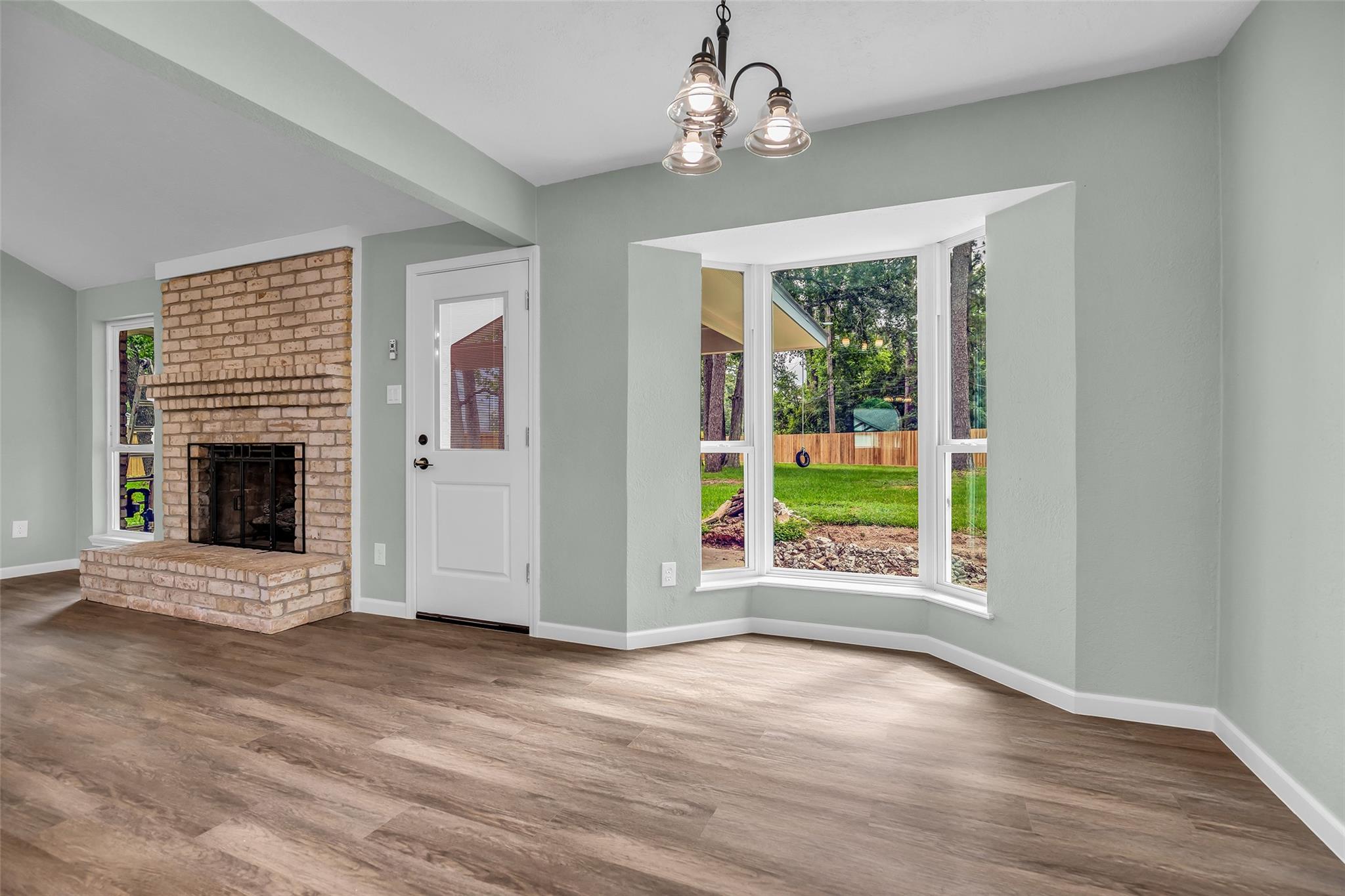 24614 Moorgate Lane Property Photo 13