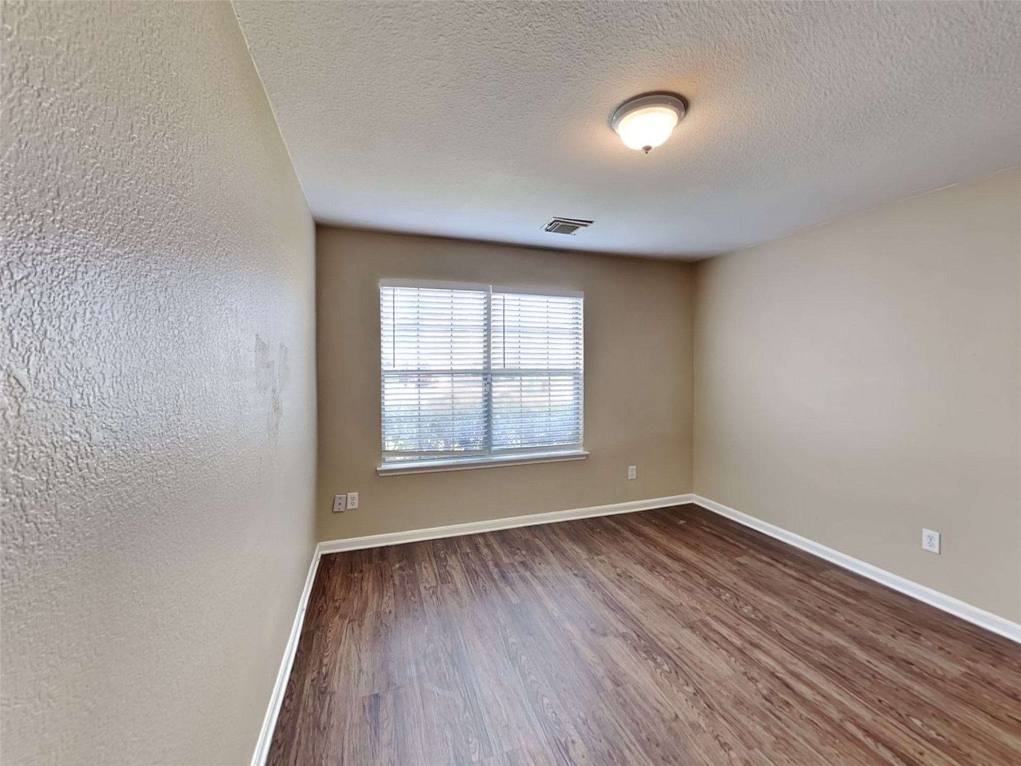4818 Bentonite Boulevard Property Photo 6