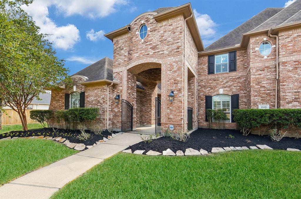 2510 Britton Ridge Drives Property Photo 3