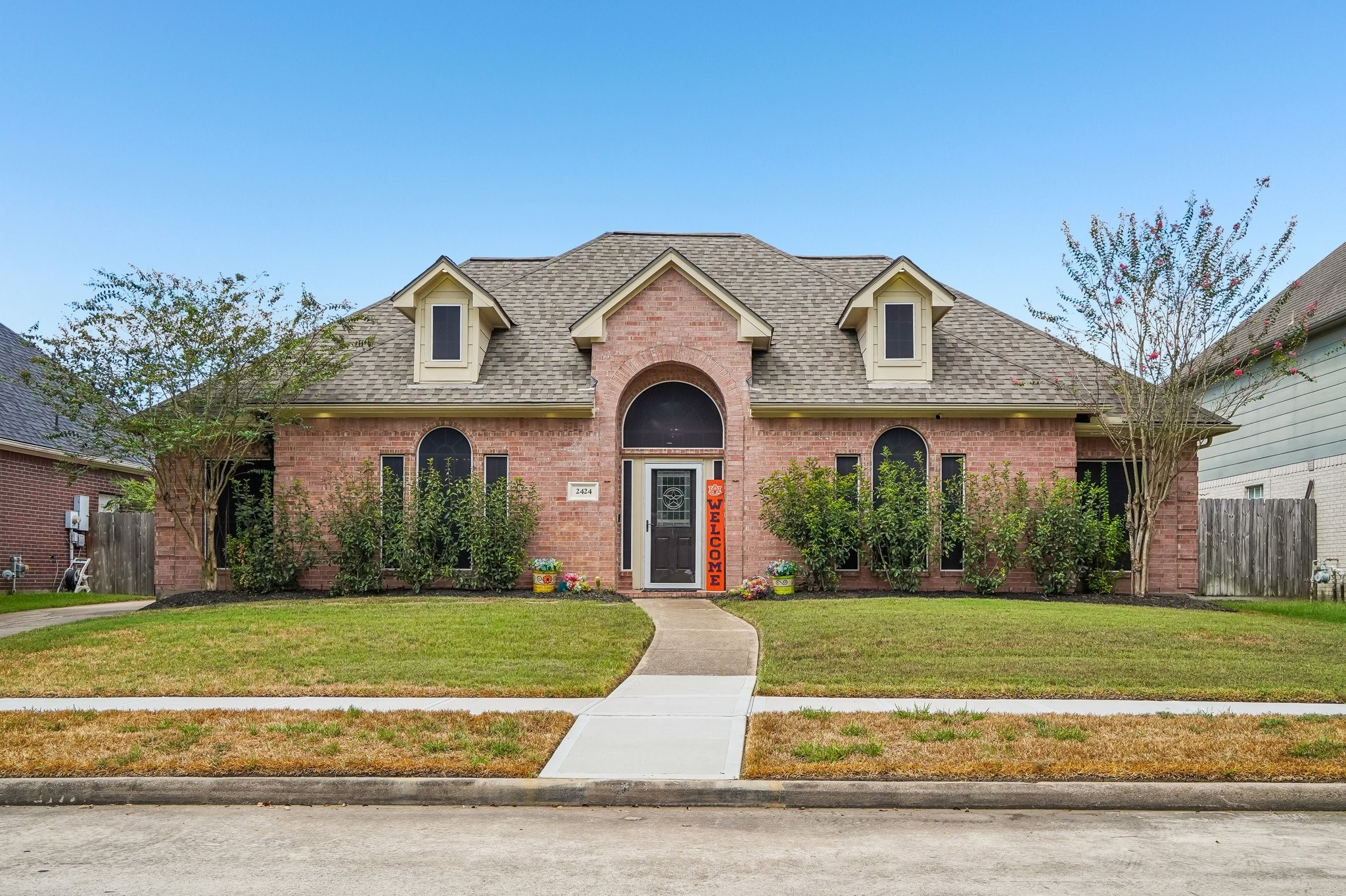 2424 Piney Woods Drive Property Photo 1