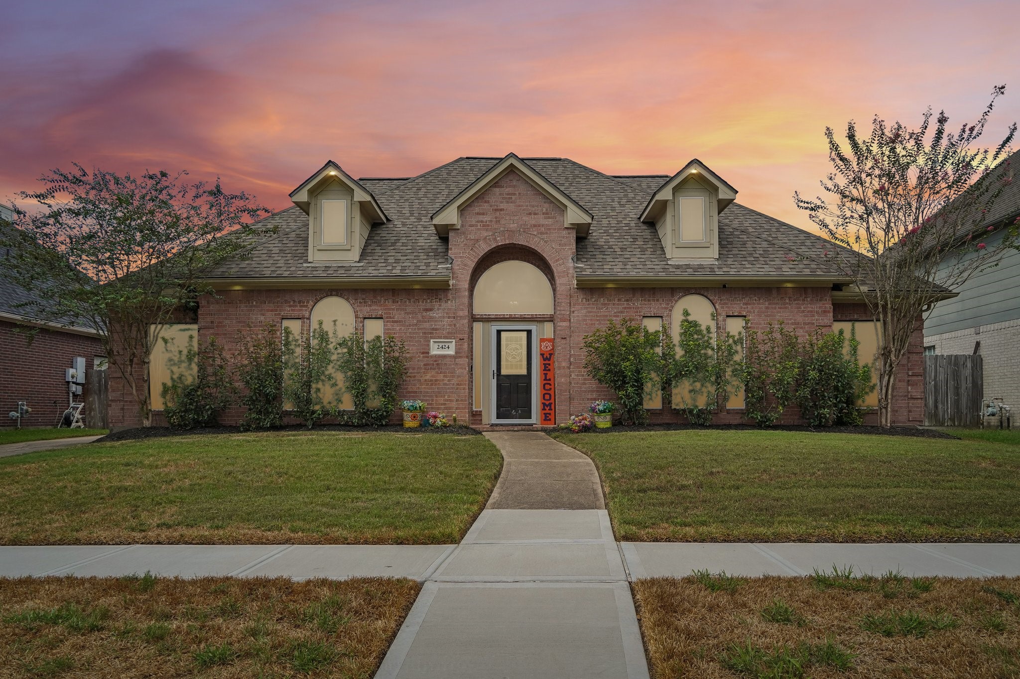 2424 Piney Woods Drive Property Photo 2