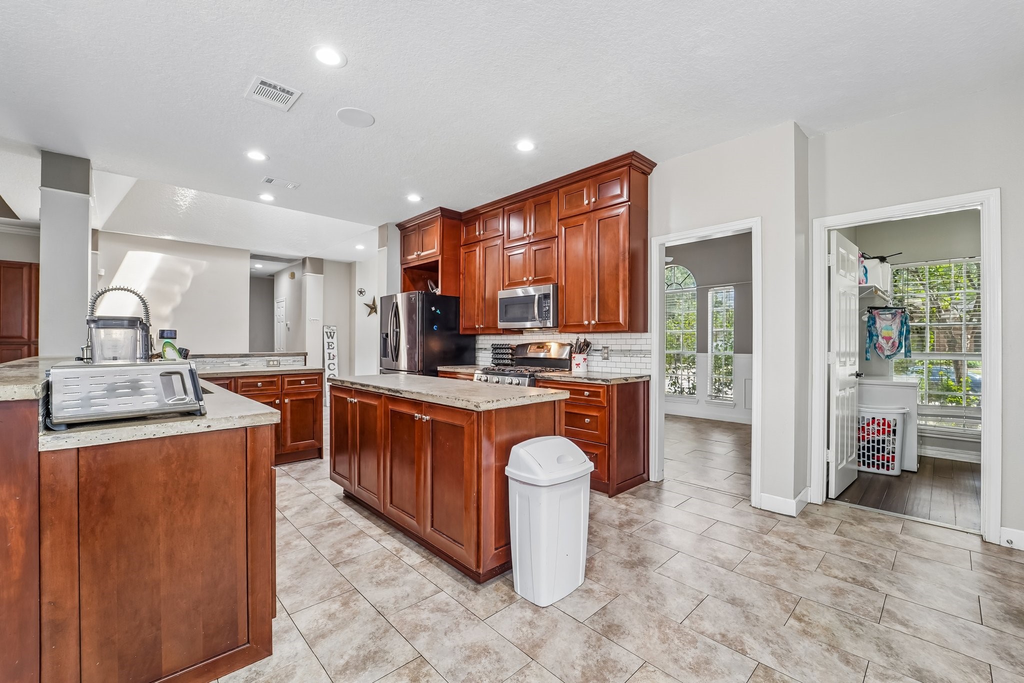 2424 Piney Woods Drive Property Photo 10