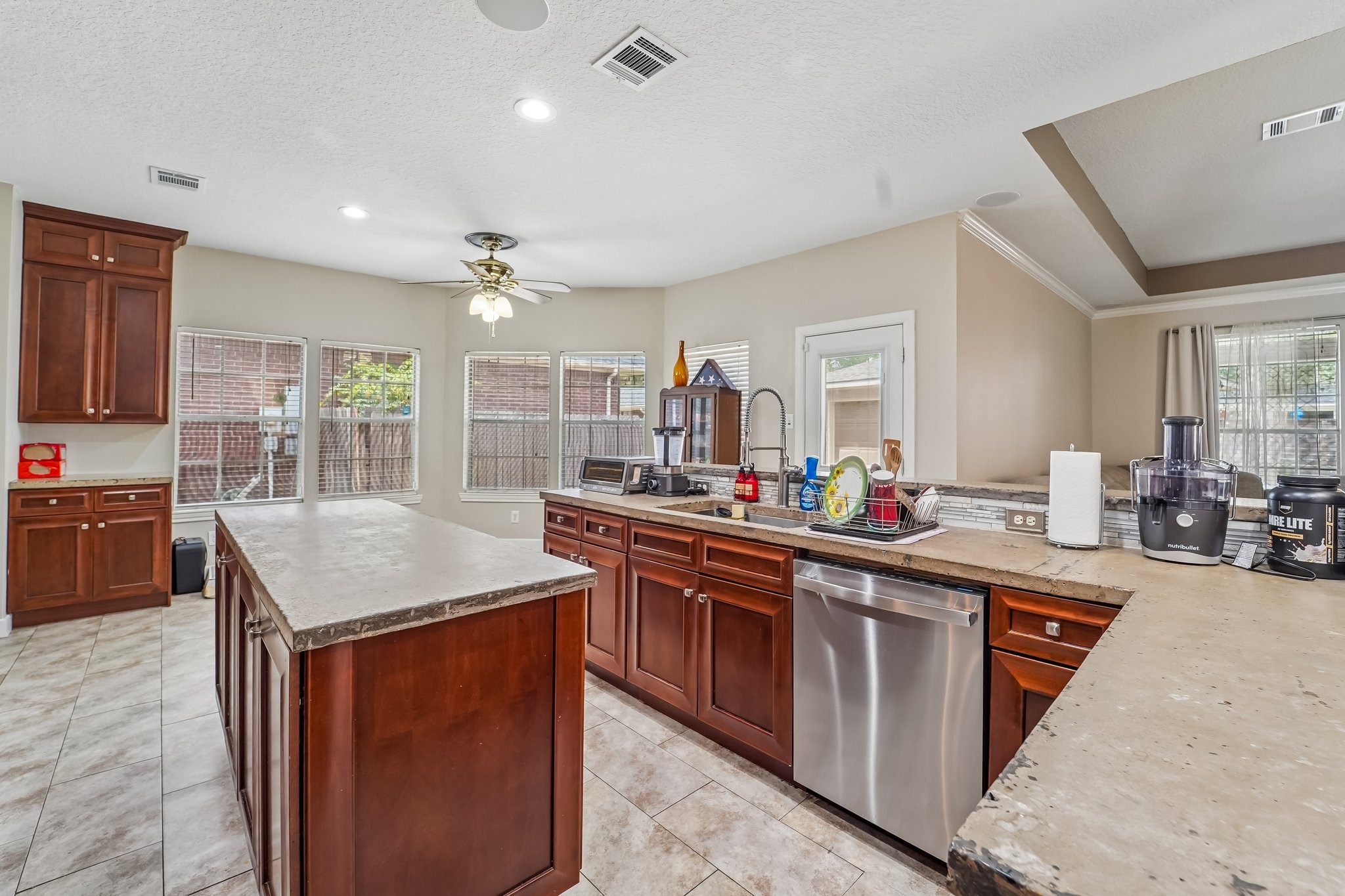 2424 Piney Woods Drive Property Photo 12