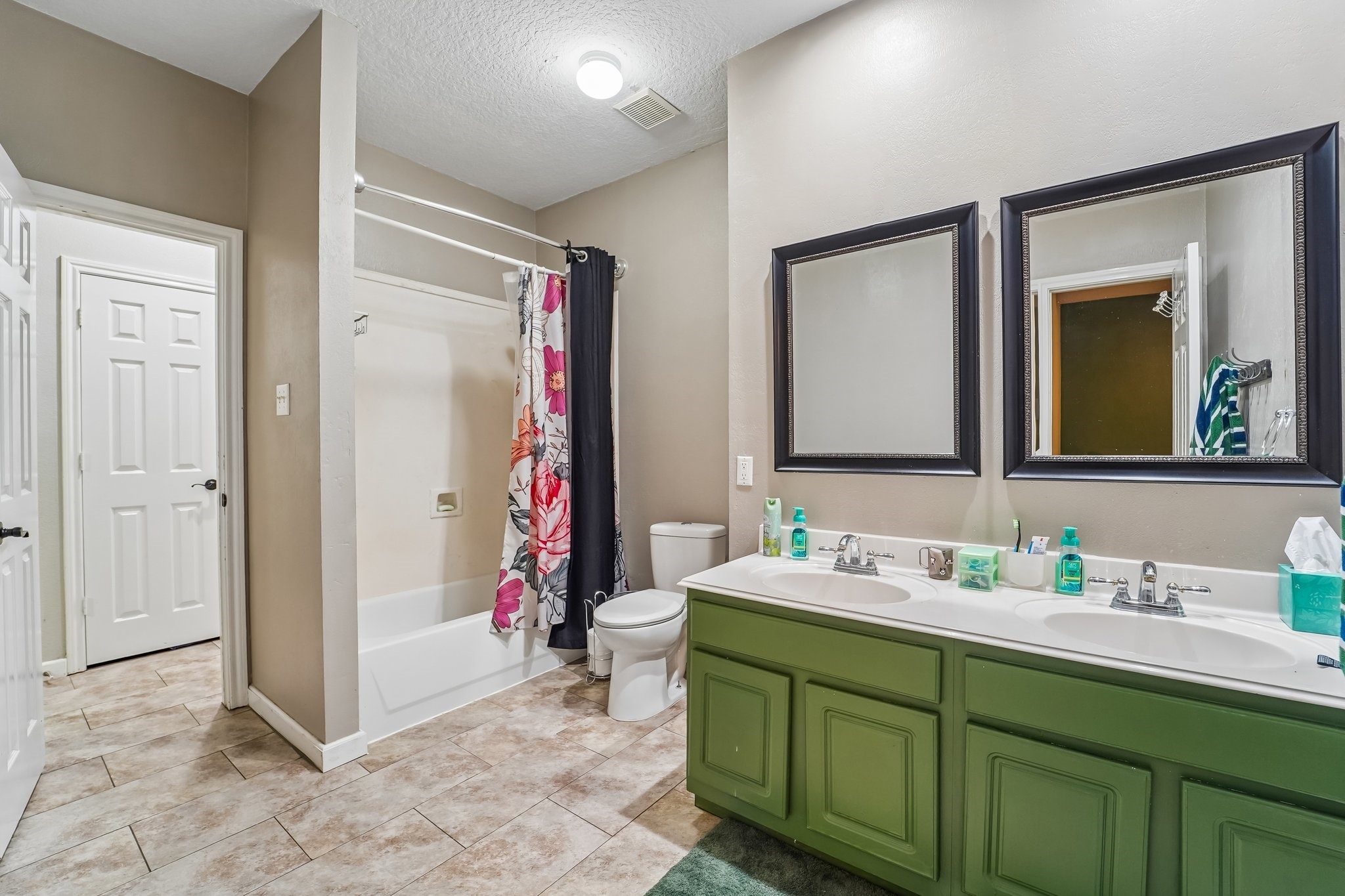 2424 Piney Woods Drive Property Photo 15