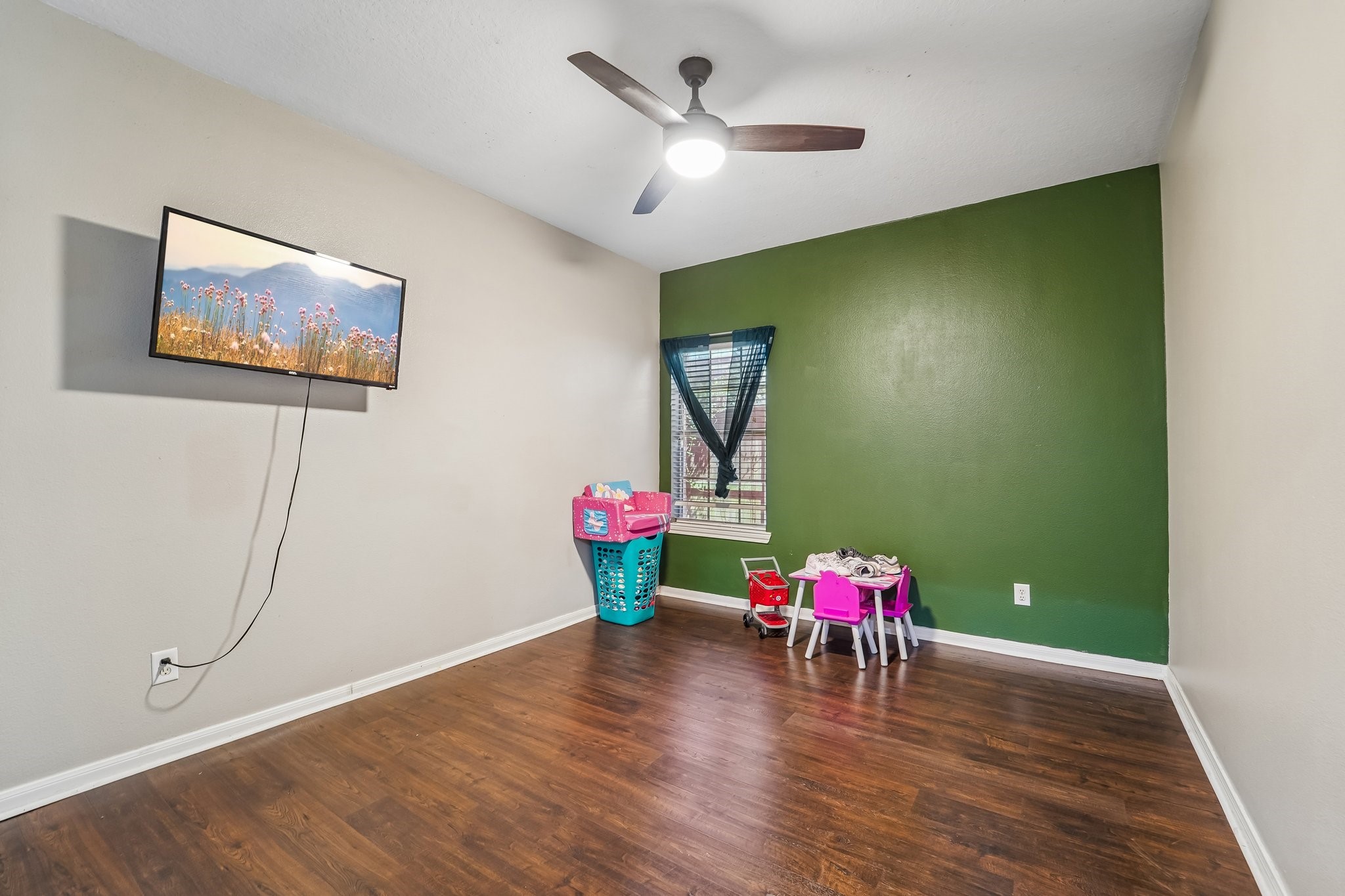 2424 Piney Woods Drive Property Photo 16