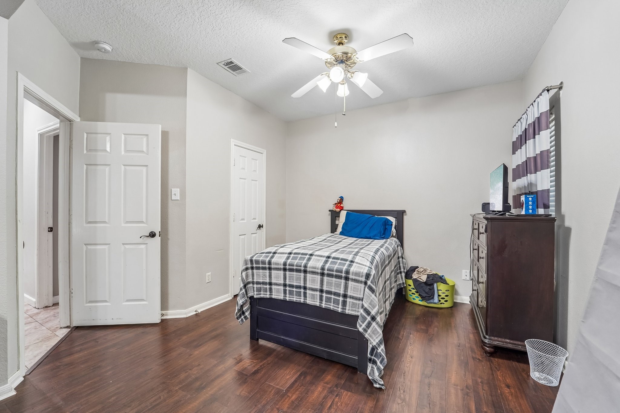 2424 Piney Woods Drive Property Photo 17