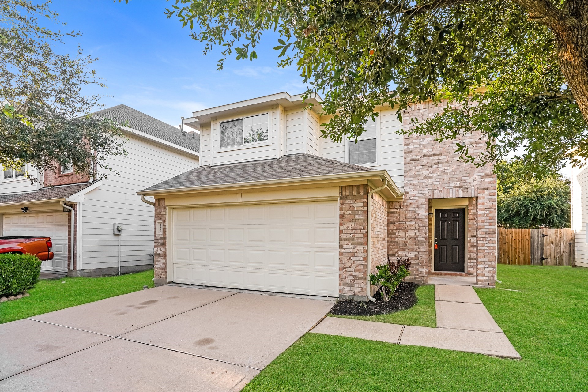 15210 Lucky Star Drive Property Photo 2
