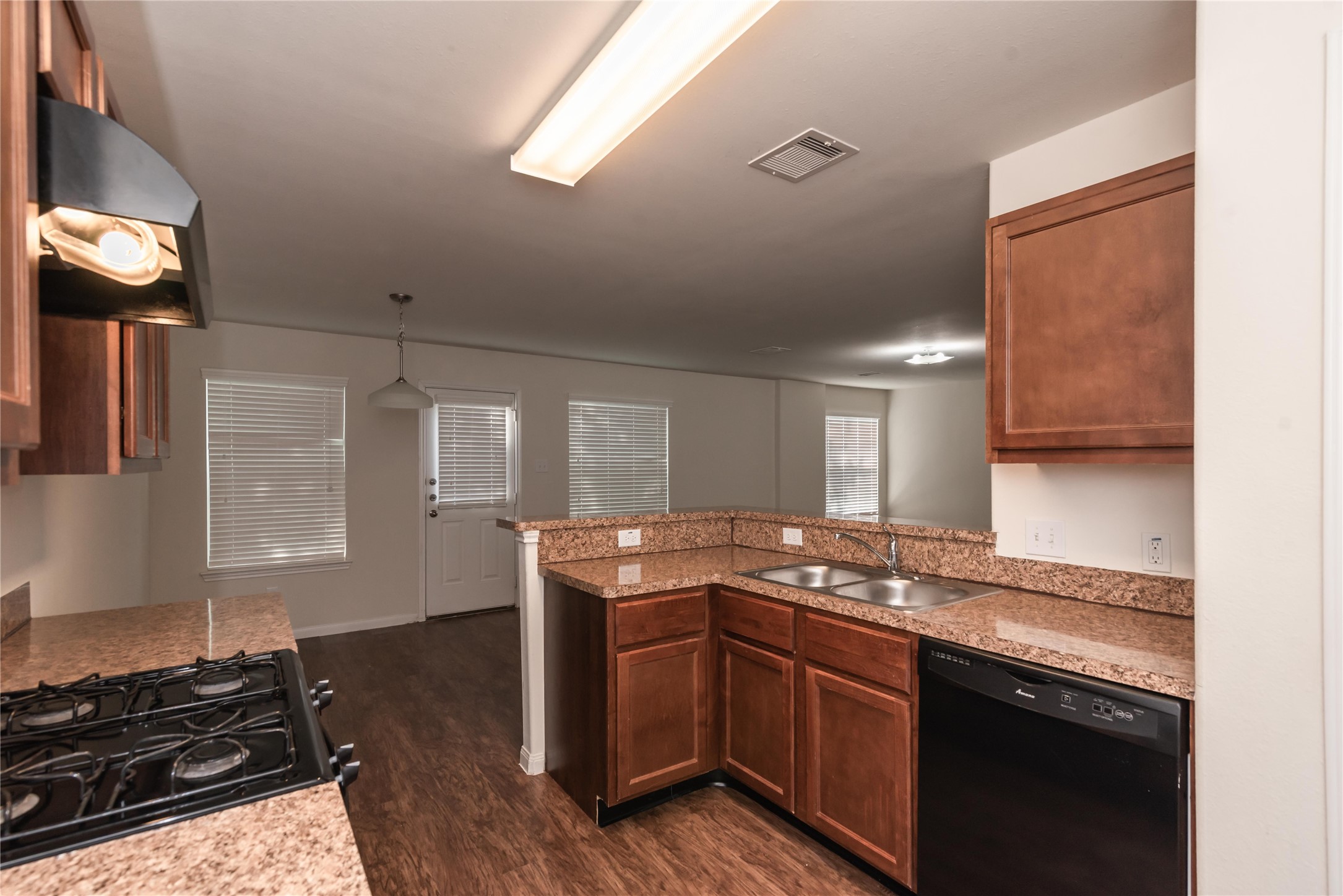 15210 Lucky Star Drive Property Photo 4