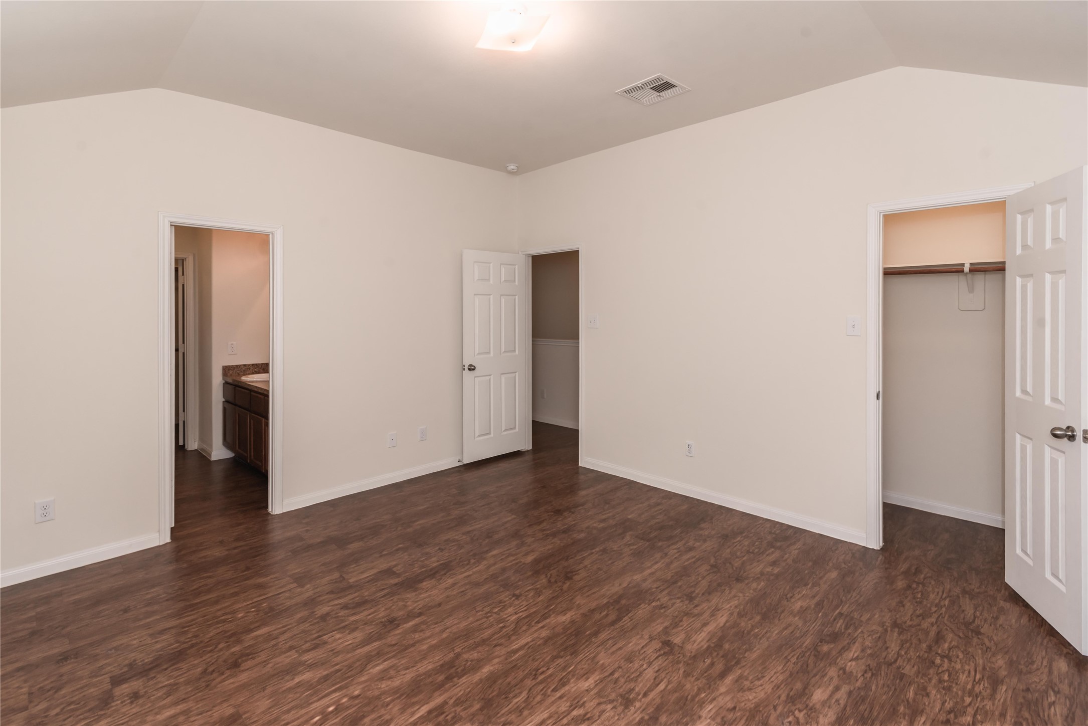 15210 Lucky Star Drive Property Photo 9