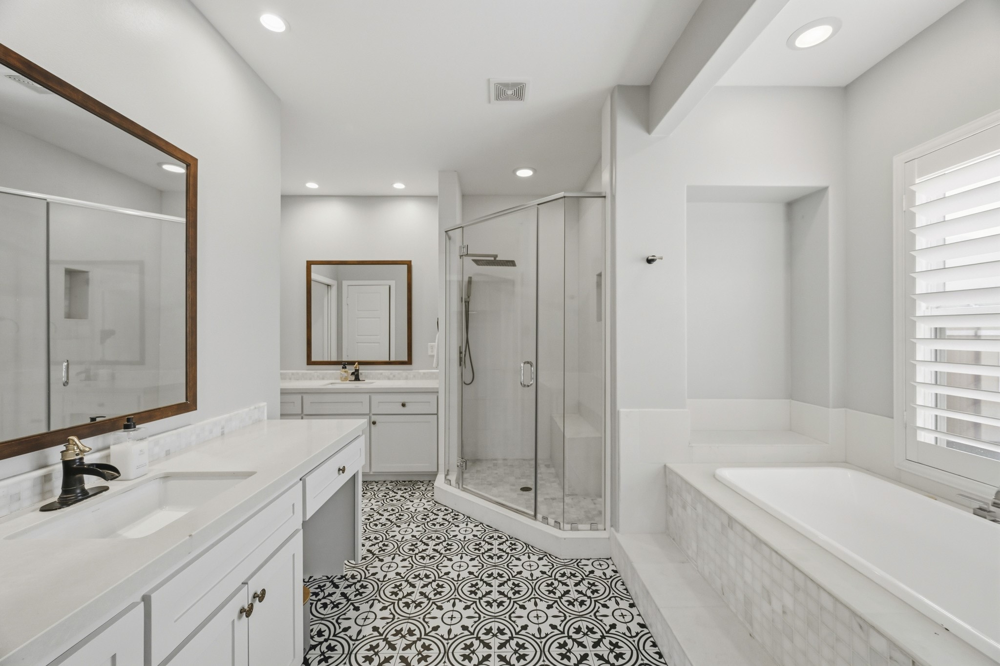 158 Vieux Carre Drive Property Photo 14