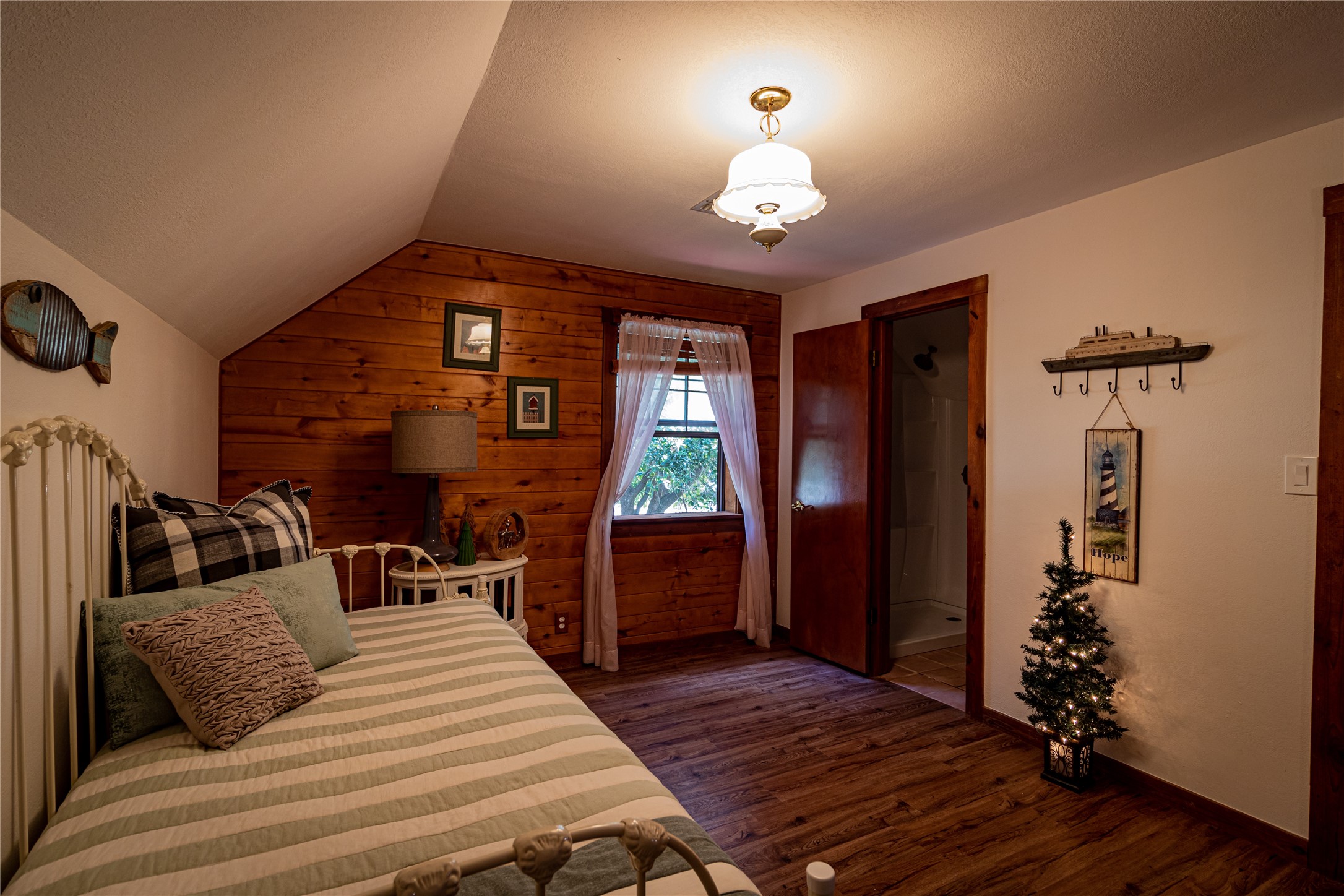 2612 Primrose Drive Property Photo 8