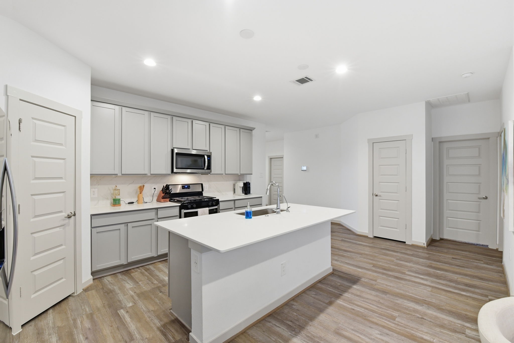 19035 Denstone Cliff Way Property Photo 6