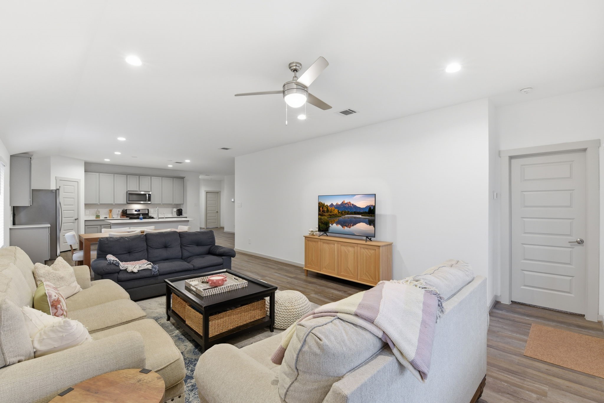 19035 Denstone Cliff Way Property Photo 14