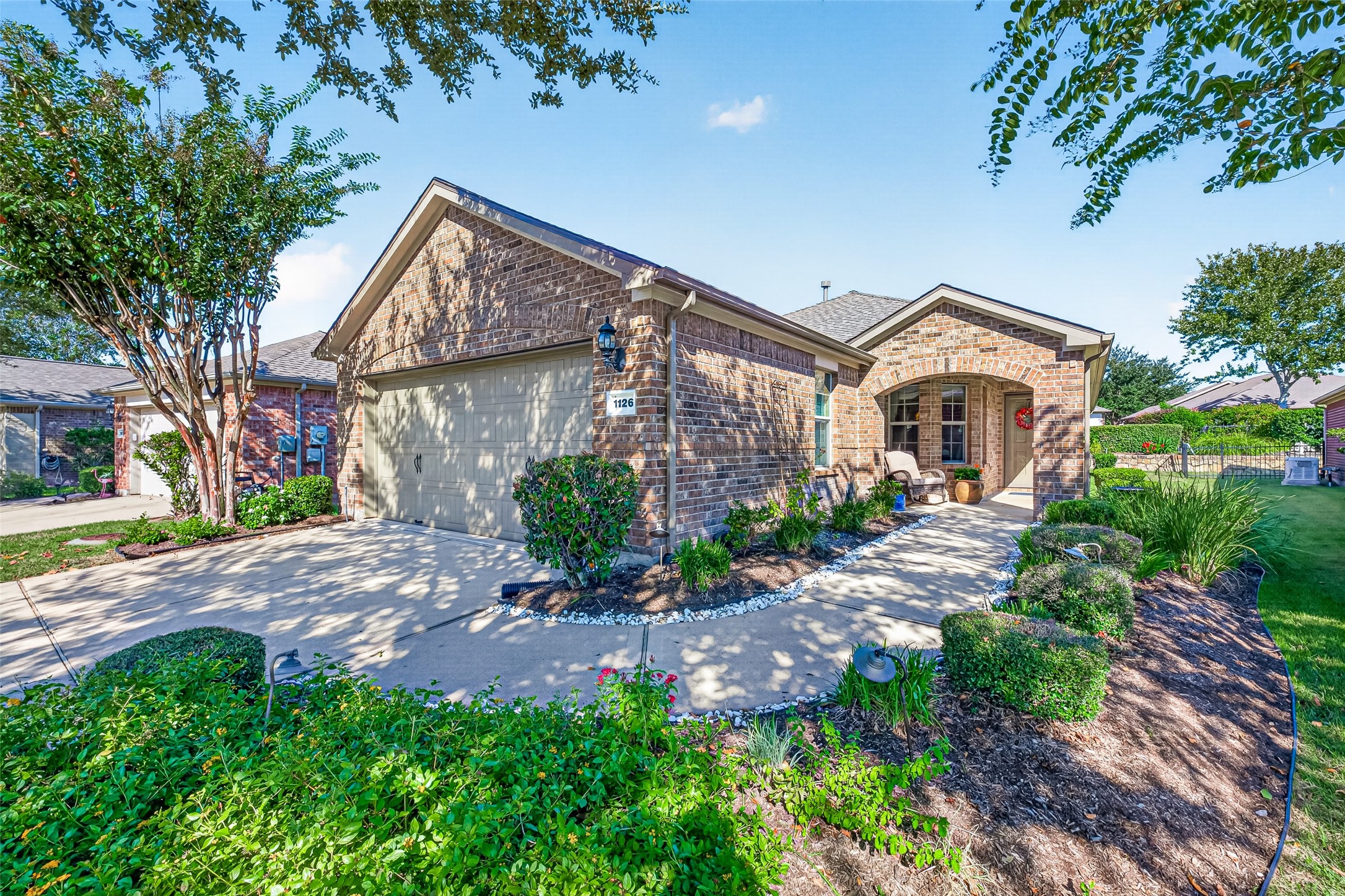 1126 Oleander Way Property Photo 1