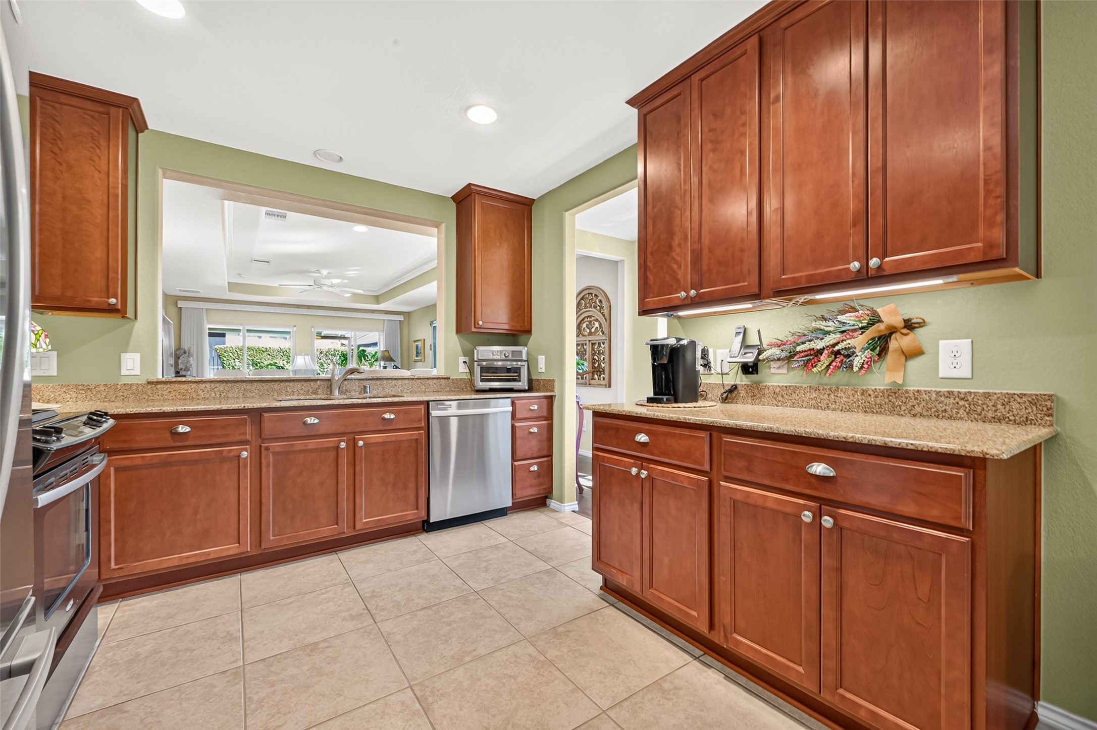 1126 Oleander Way Property Photo 13