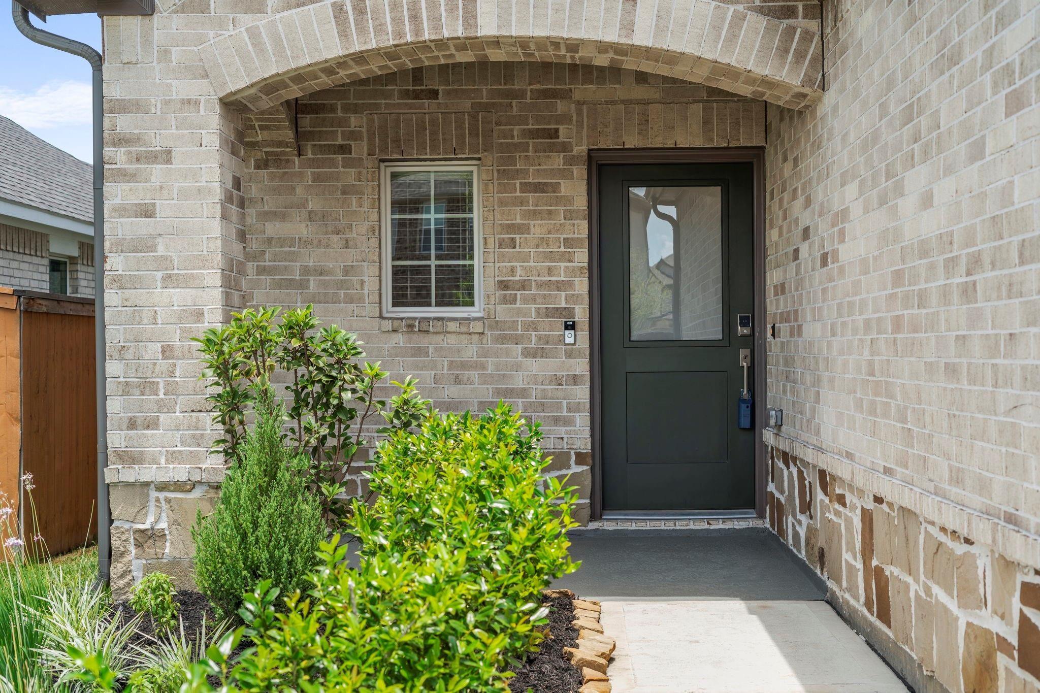 21622 Wave Hollow Drive Property Photo 4
