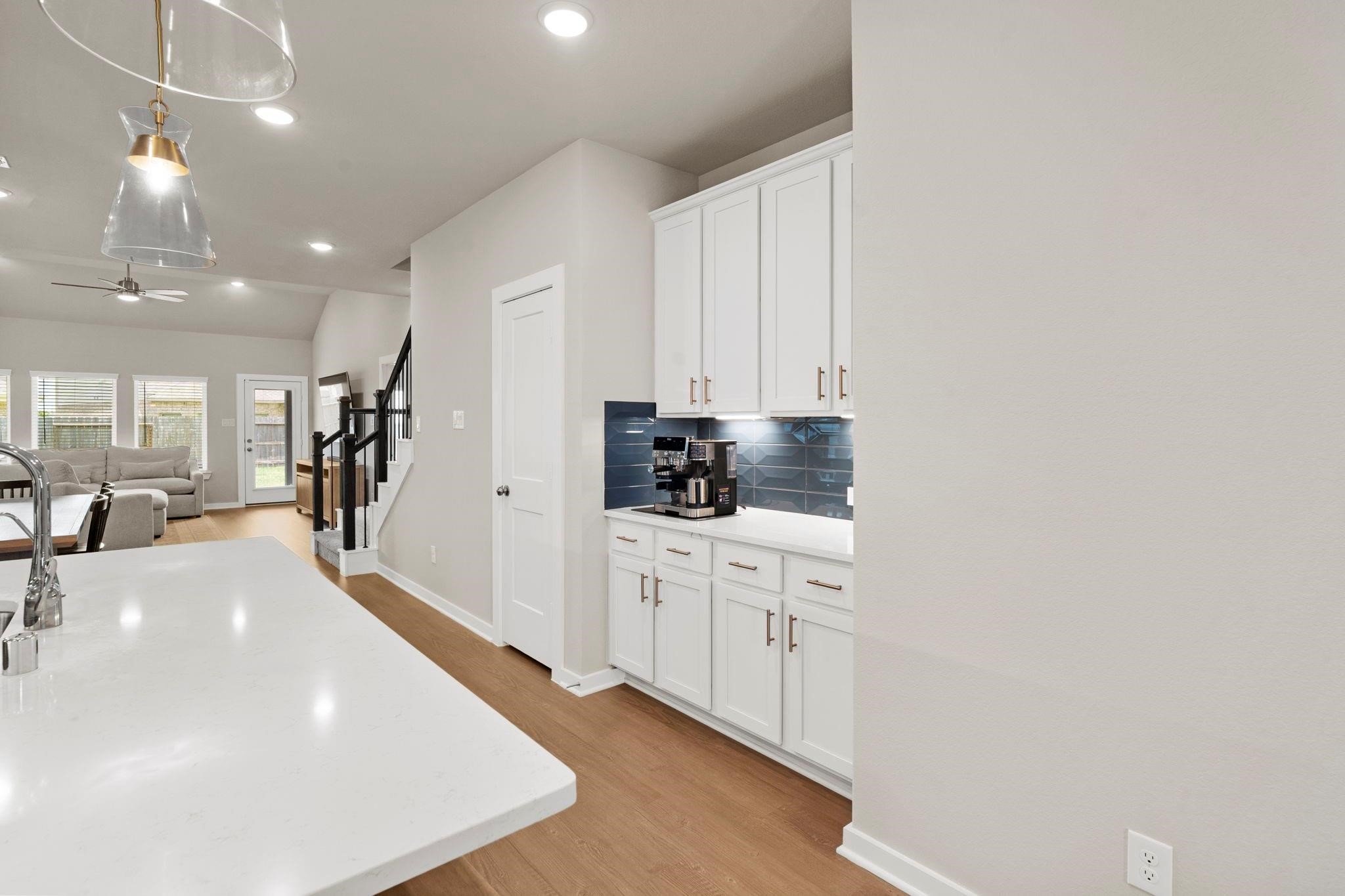 21622 Wave Hollow Drive Property Photo 11