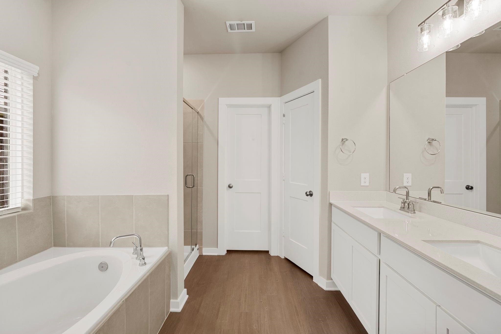 21622 Wave Hollow Drive Property Photo 17