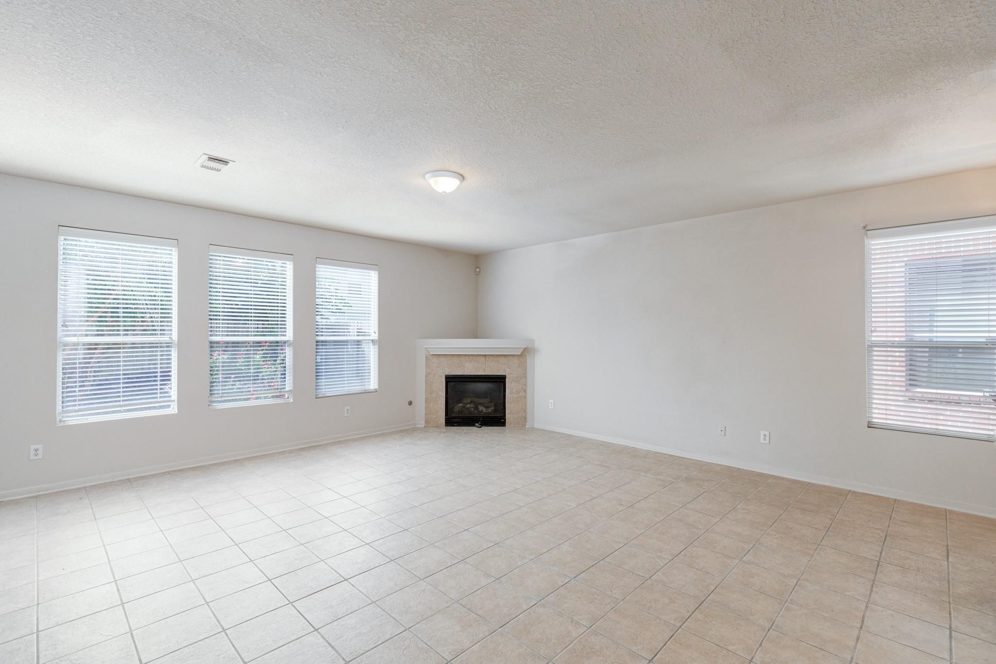 19331 Camellia Knoll Trail Property Photo 2