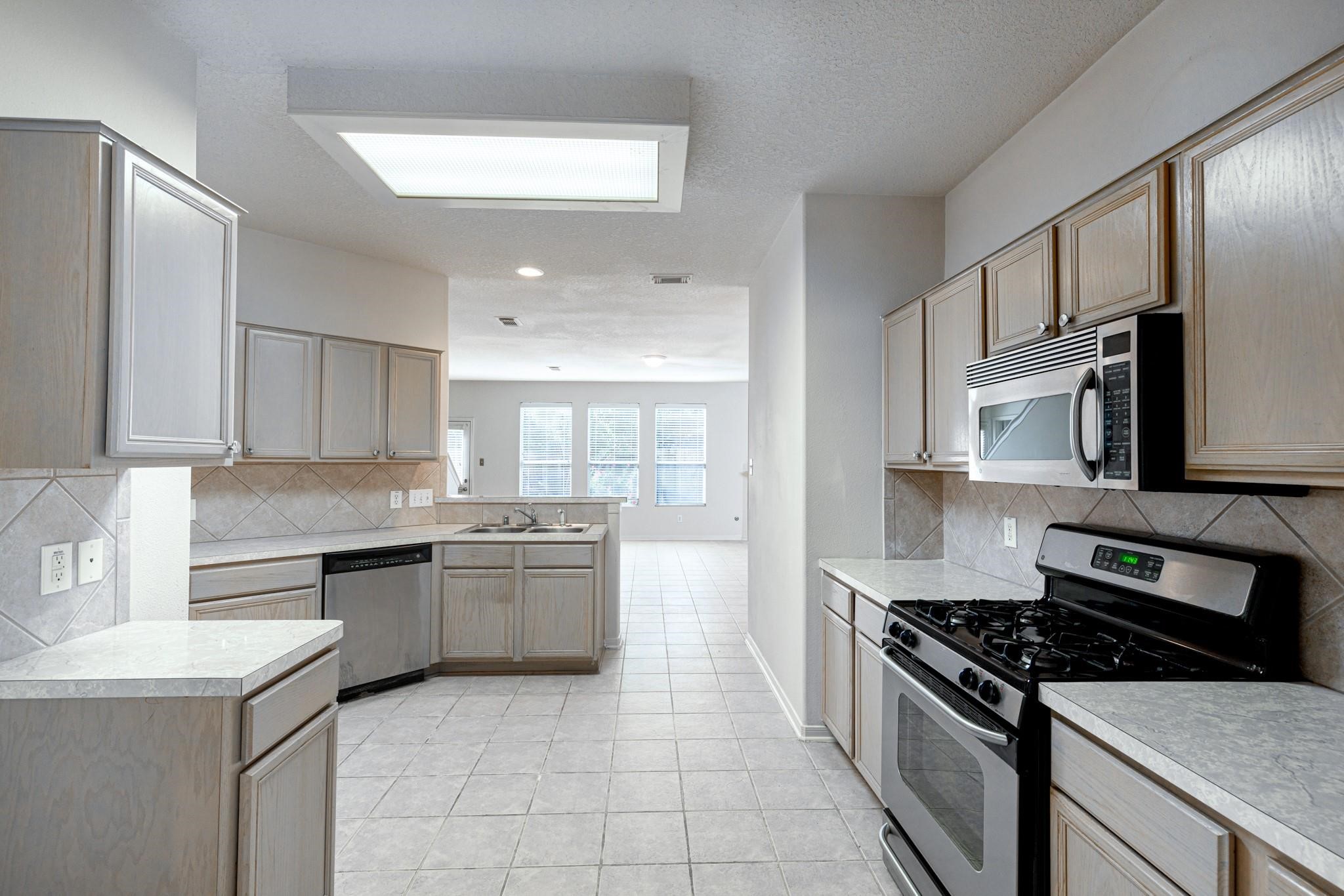 19331 Camellia Knoll Trail Property Photo 4