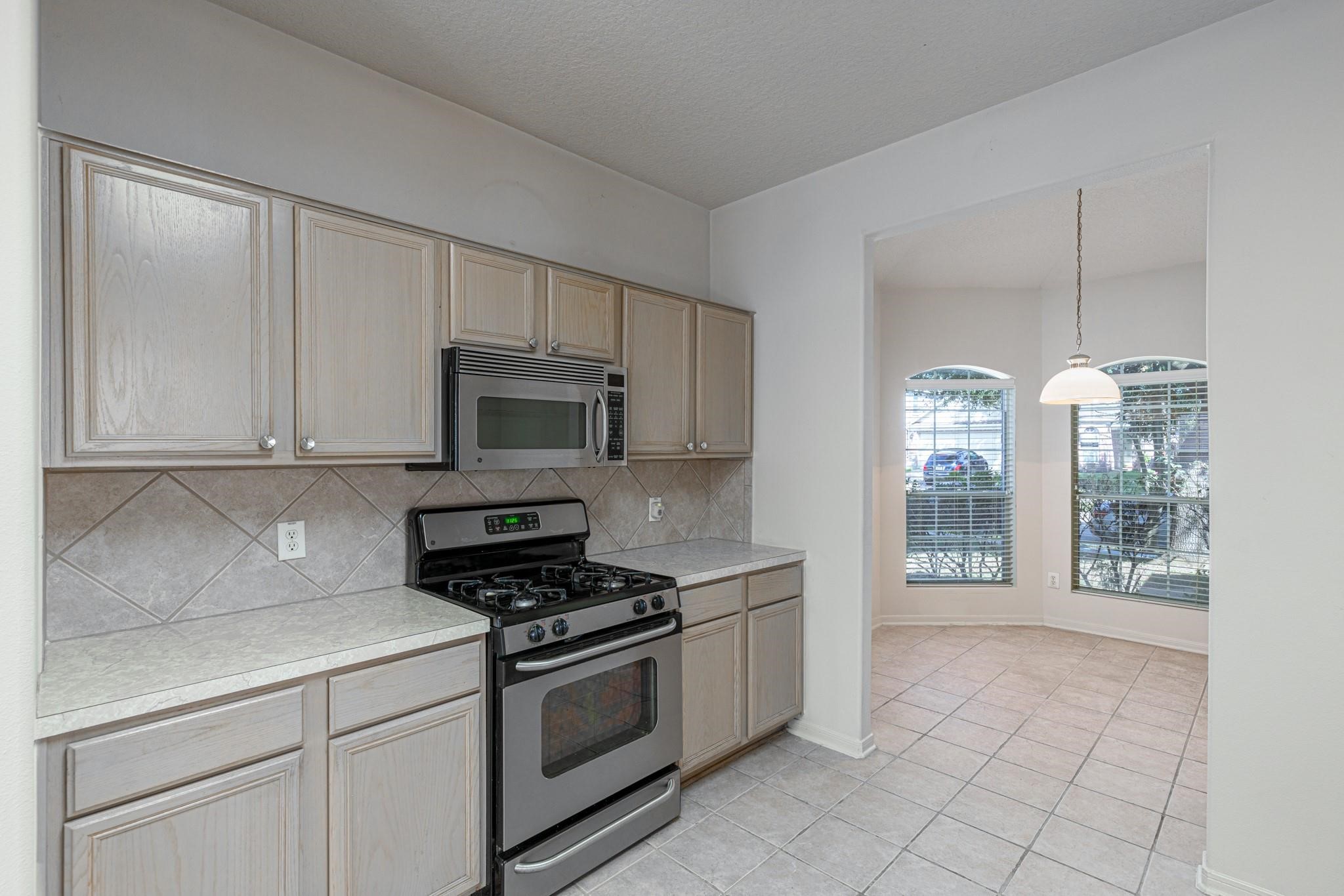 19331 Camellia Knoll Trail Property Photo 6