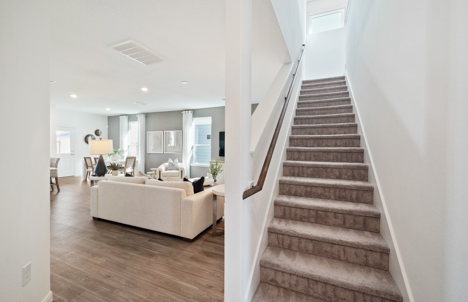 16214 Aspen Crest Drive Property Photo 5