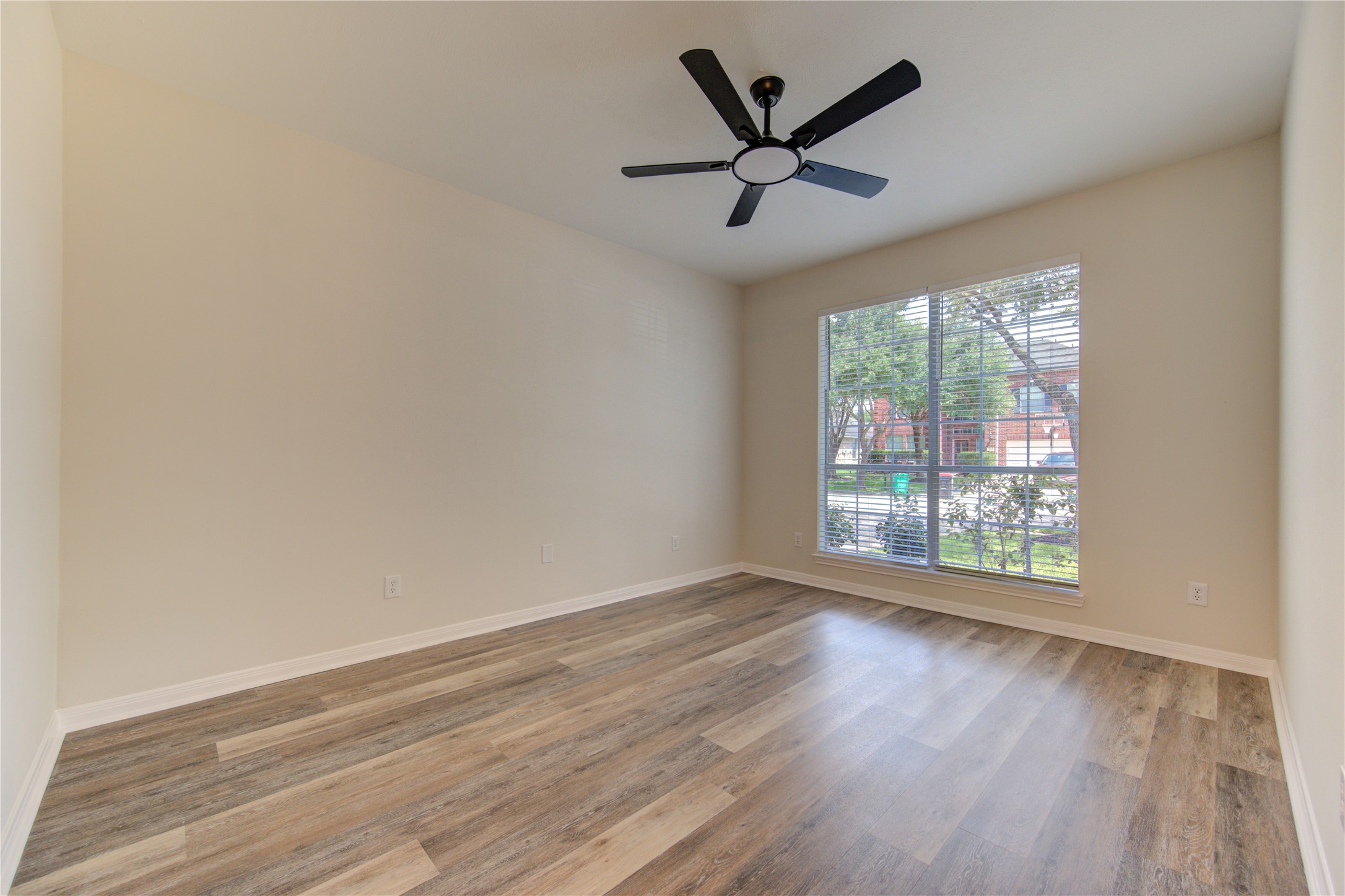 20911 Golden Sycamore Trail Property Photo 9