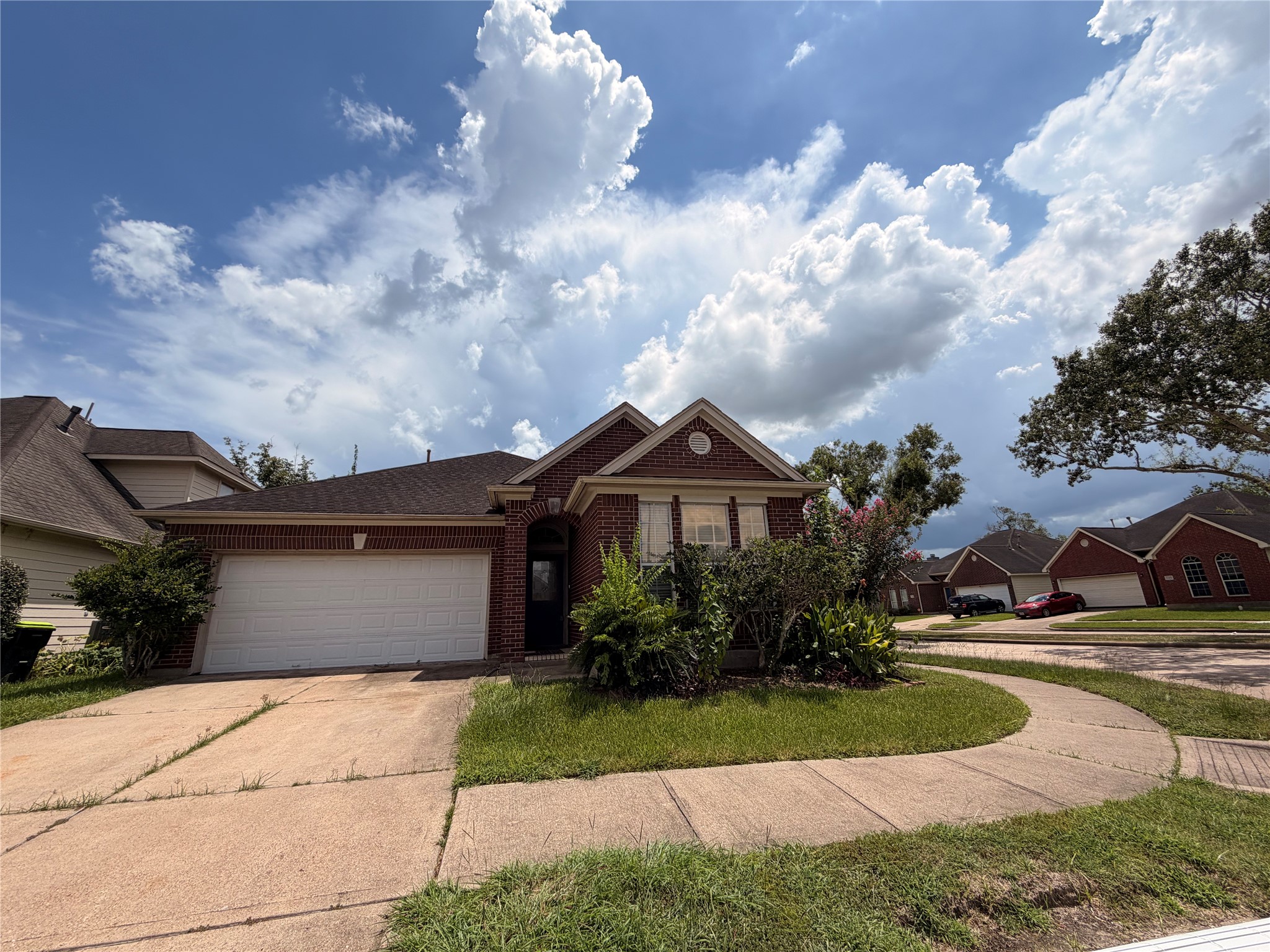 1935 Shady Oaks Court Property Photo 2