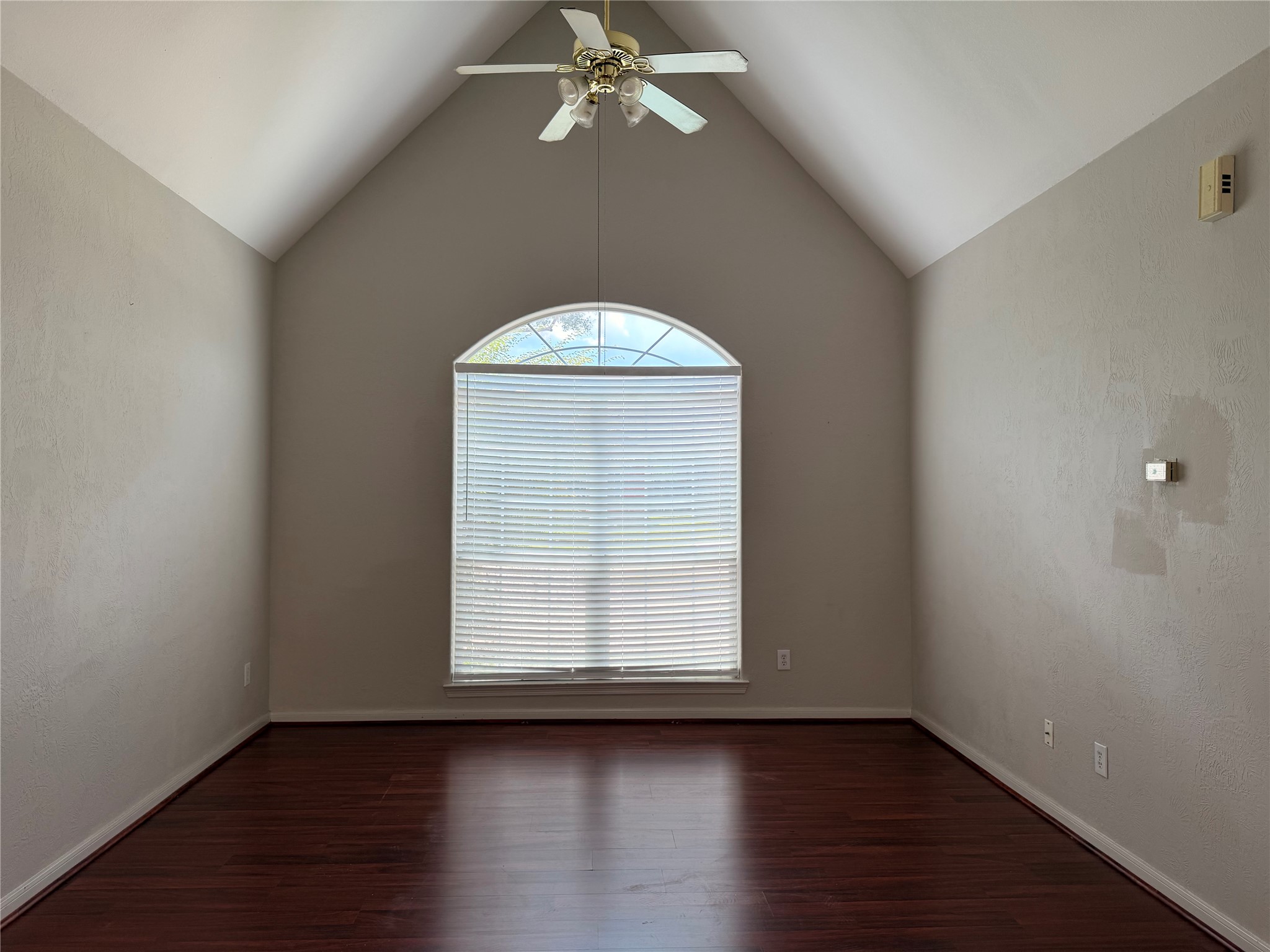 1935 Shady Oaks Court Property Photo 8