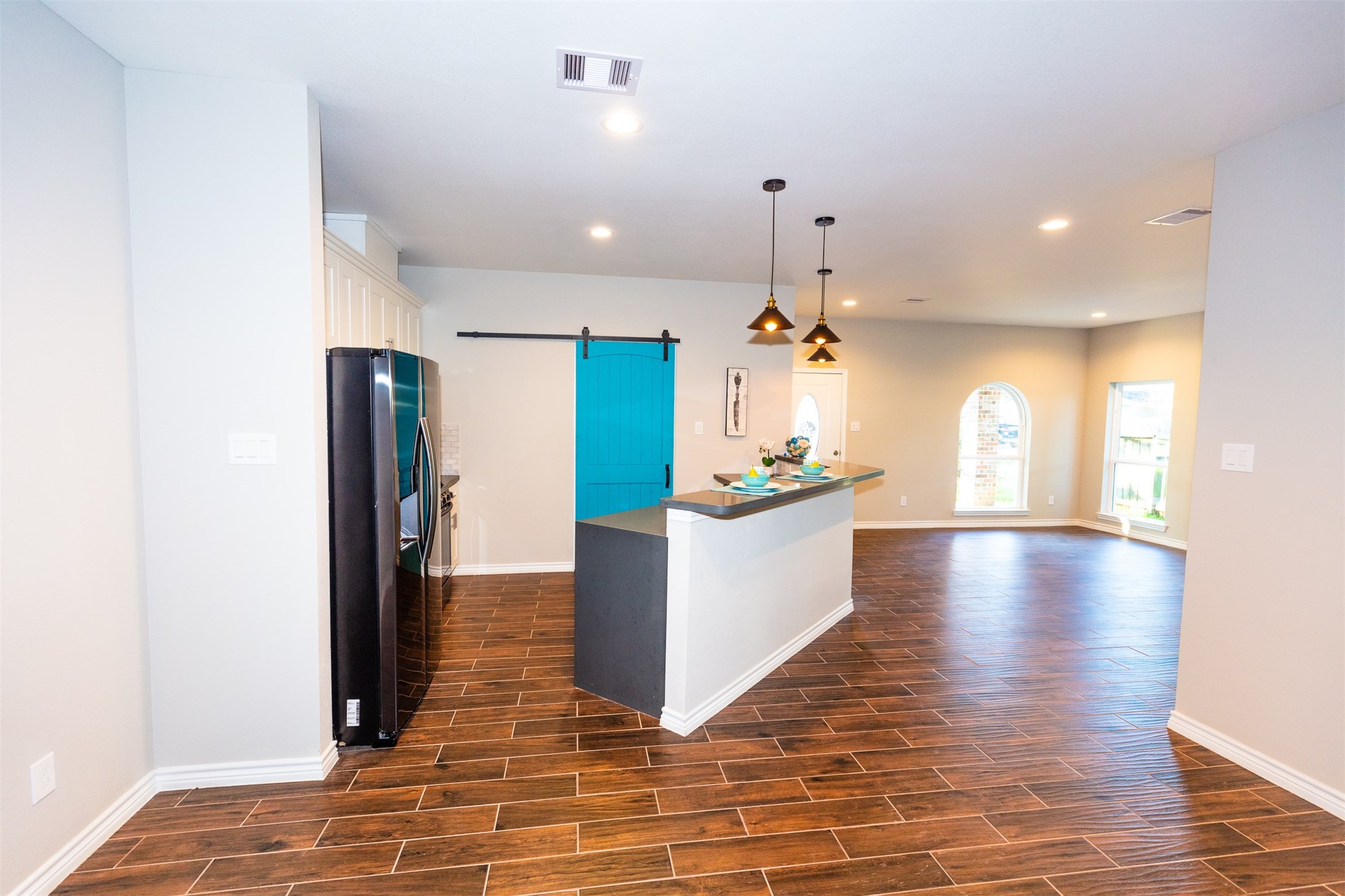 507 E Foley Street Property Photo 6